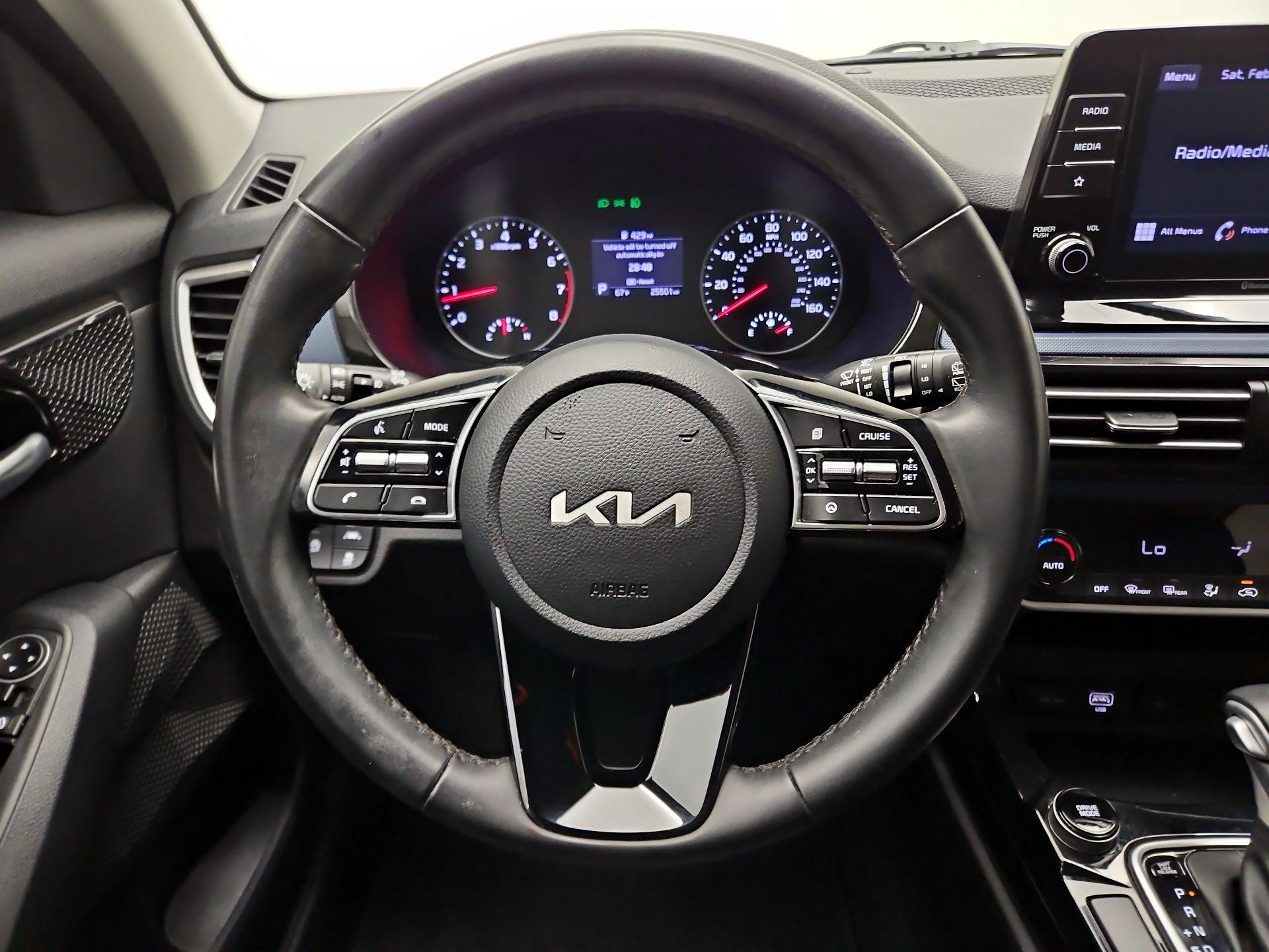 Thumbnail: 2023 Kia Seltos - 10