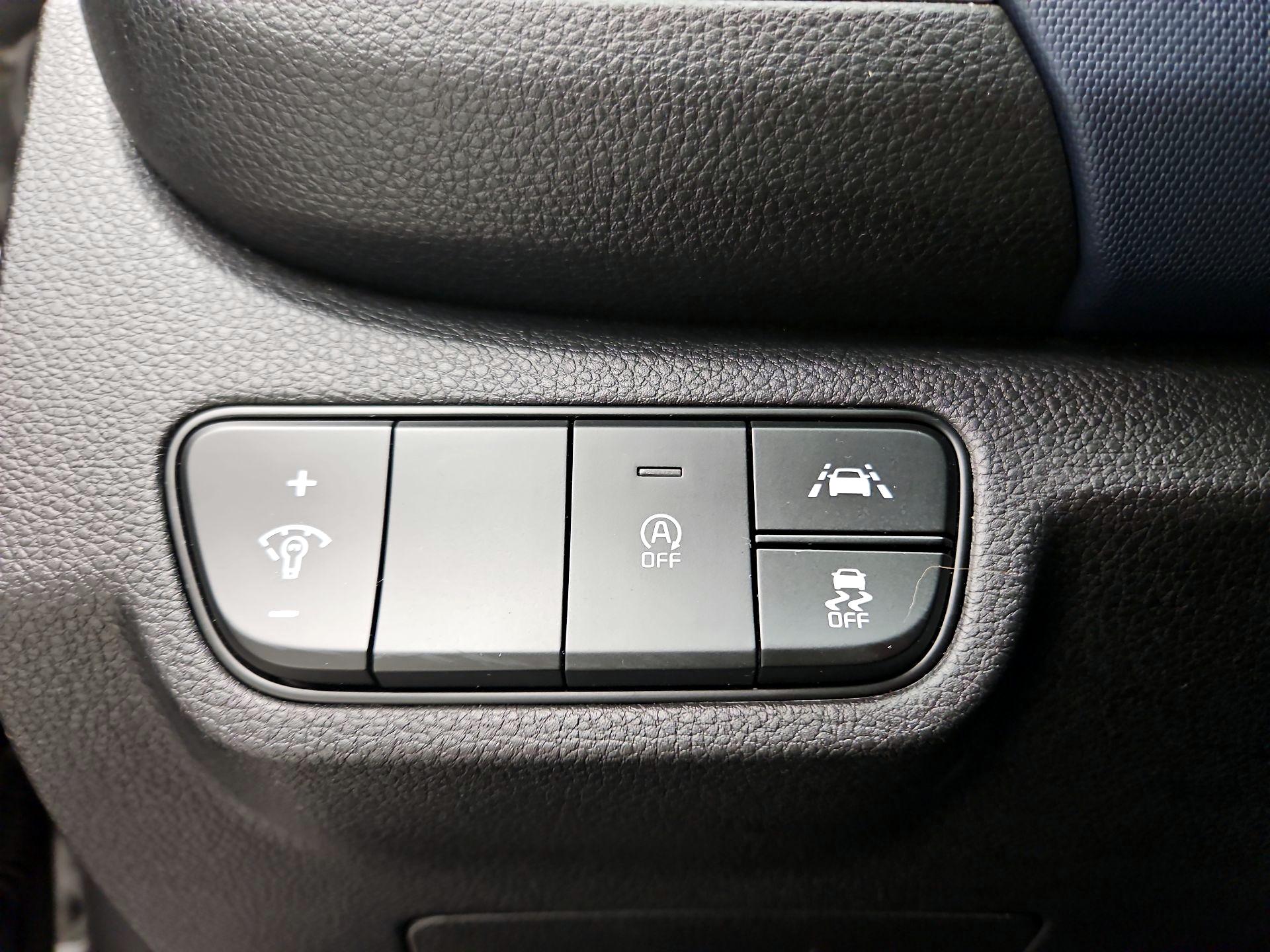 Thumbnail: 2023 Kia Seltos - 13