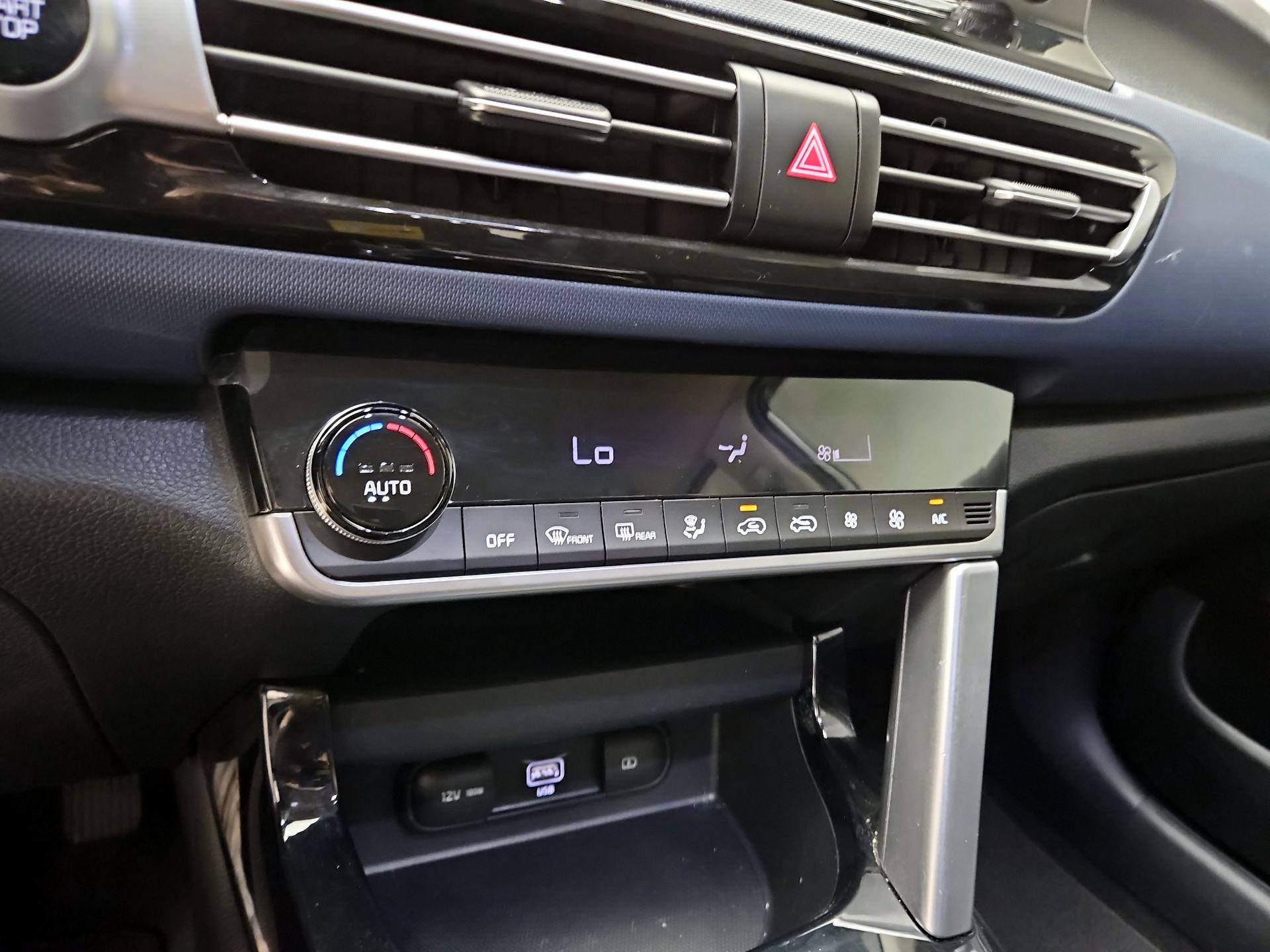 Thumbnail: 2023 Kia Seltos - 16