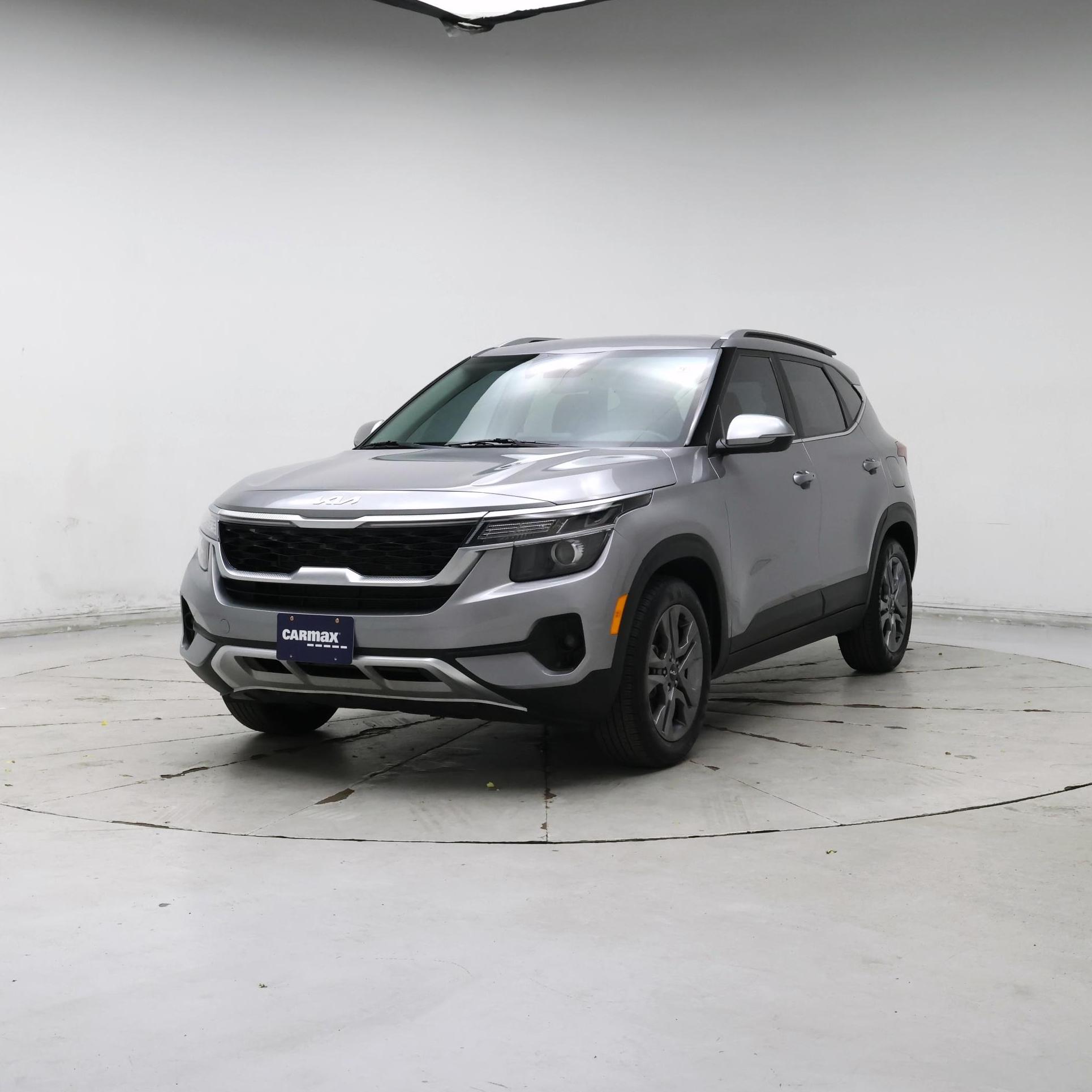 Thumbnail: 2023 Kia Seltos - 4