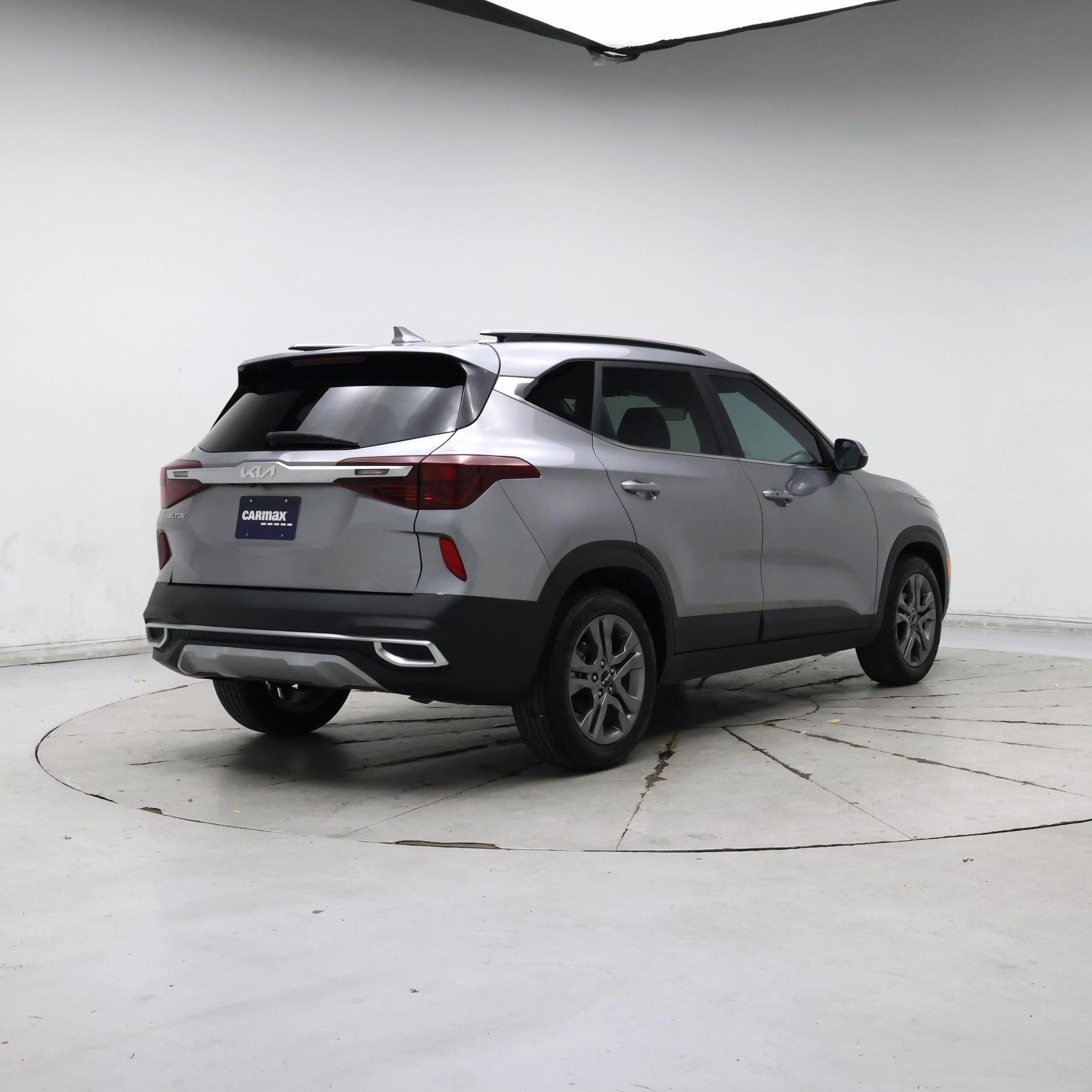 Thumbnail: 2023 Kia Seltos - 8