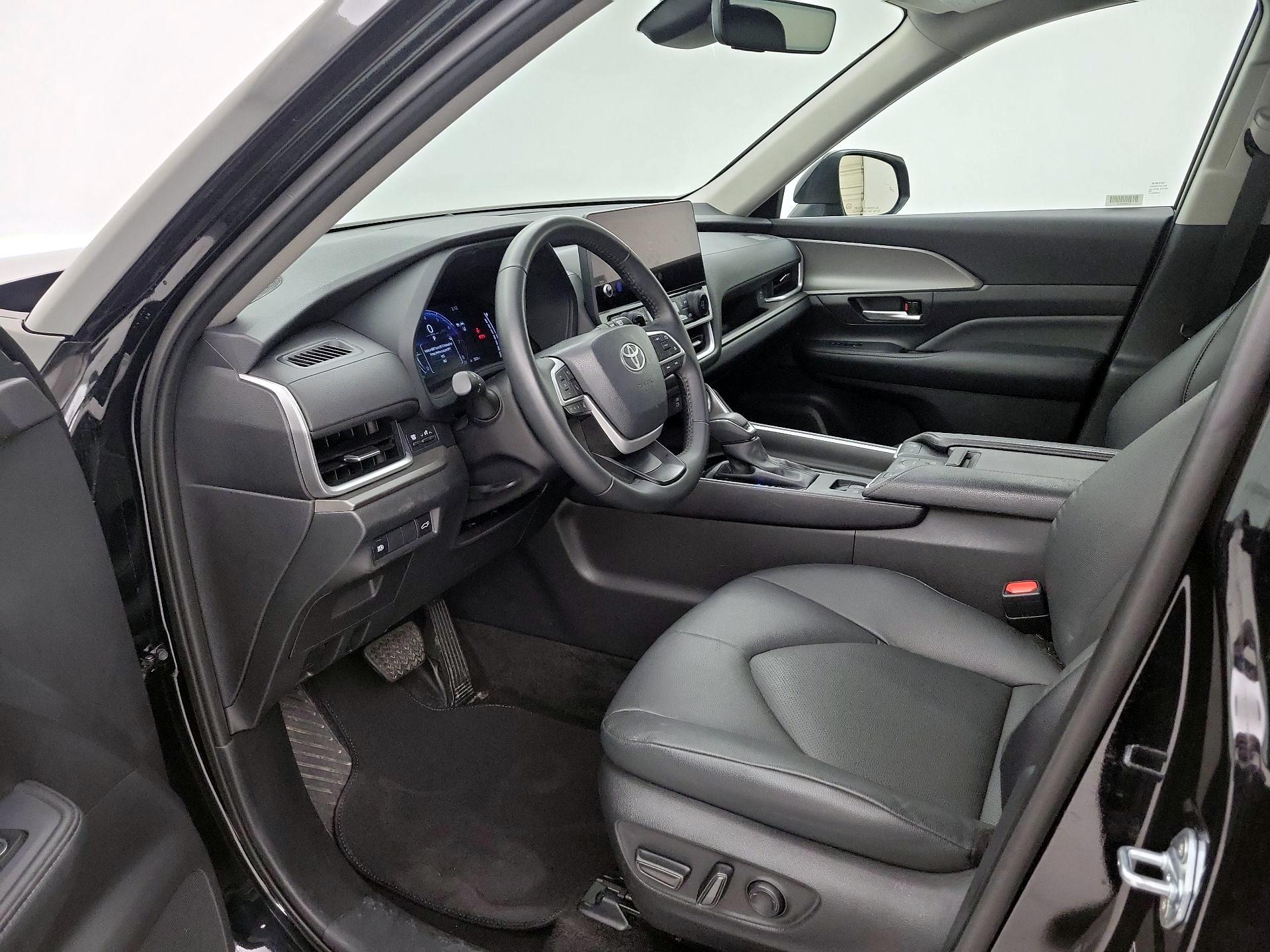 Thumbnail: 2025 Toyota Grand Highlander - 11