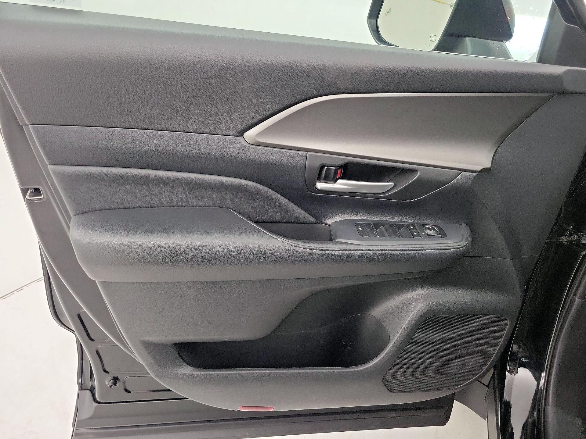 Thumbnail: 2025 Toyota Grand Highlander - 12