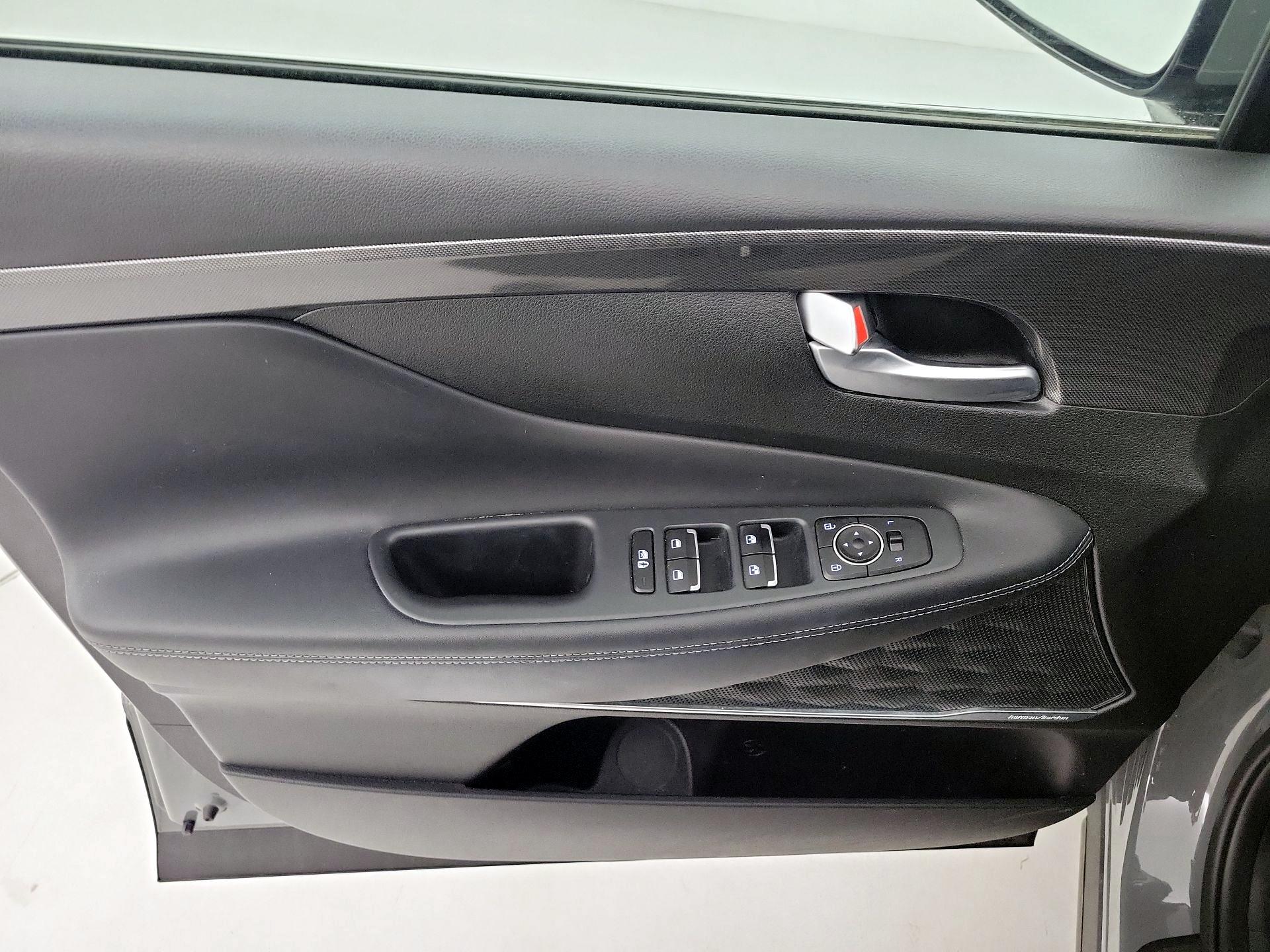 Thumbnail: 2023 Hyundai Santa Fe - 12