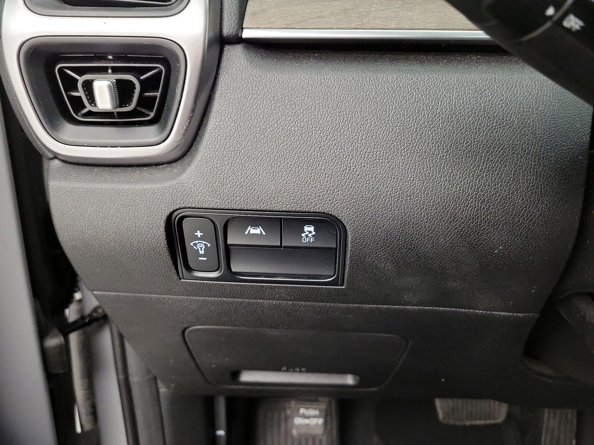 Thumbnail: 2023 Kia Sorento - 11