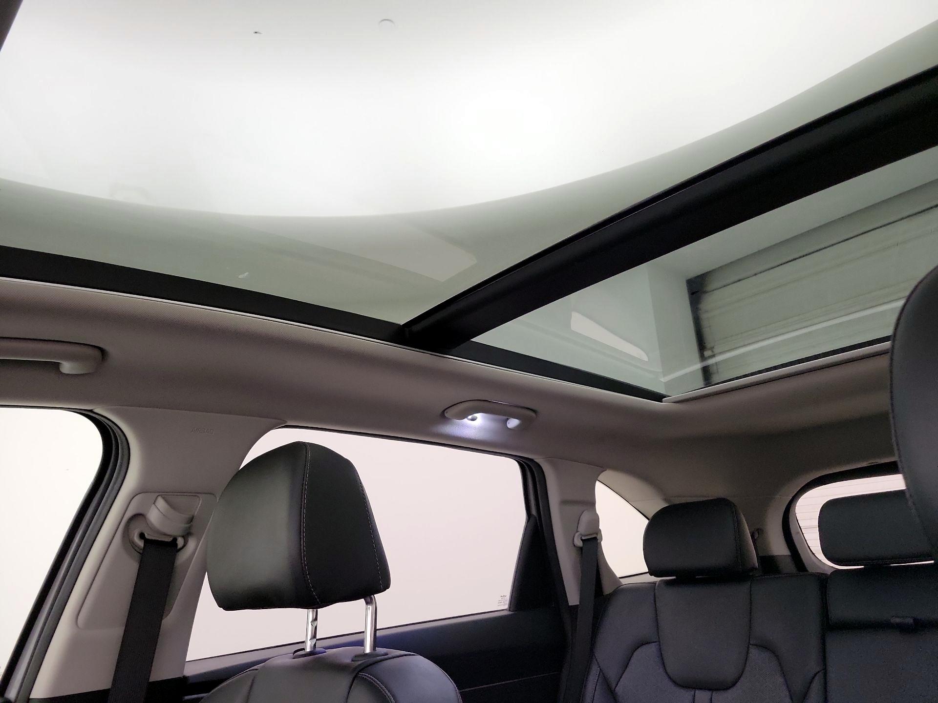 Thumbnail: 2023 Kia Sorento - 17