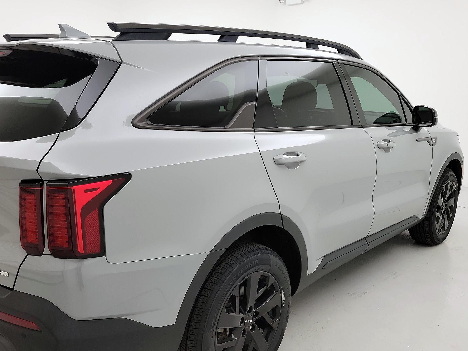 Thumbnail: 2023 Kia Sorento - 5