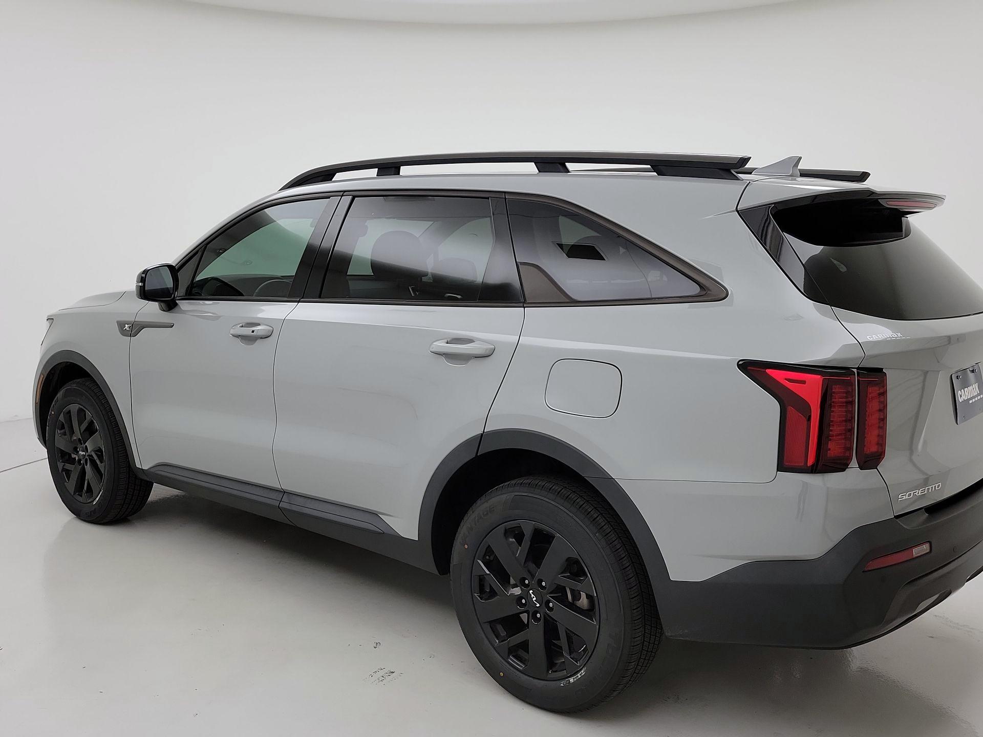 Thumbnail: 2023 Kia Sorento - 7