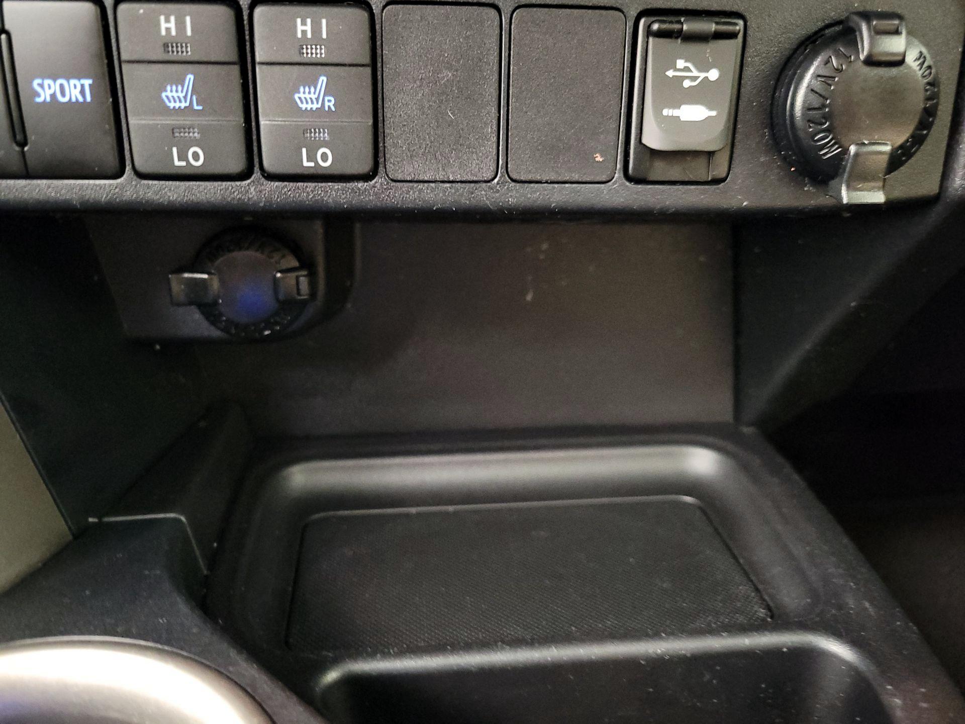 Thumbnail: 2014 Toyota RAV4 - 18