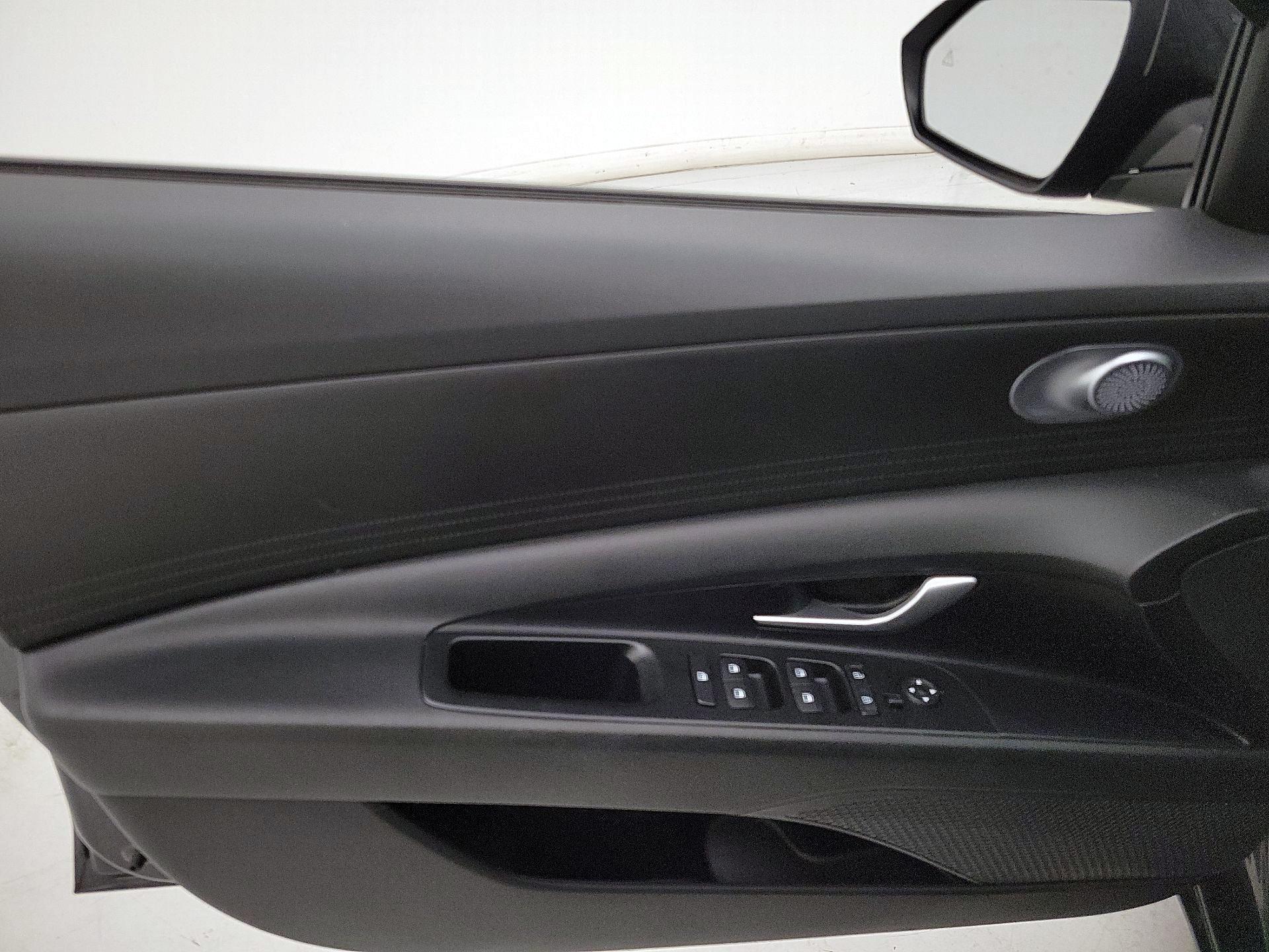 Thumbnail: 2021 Hyundai Elantra - 12