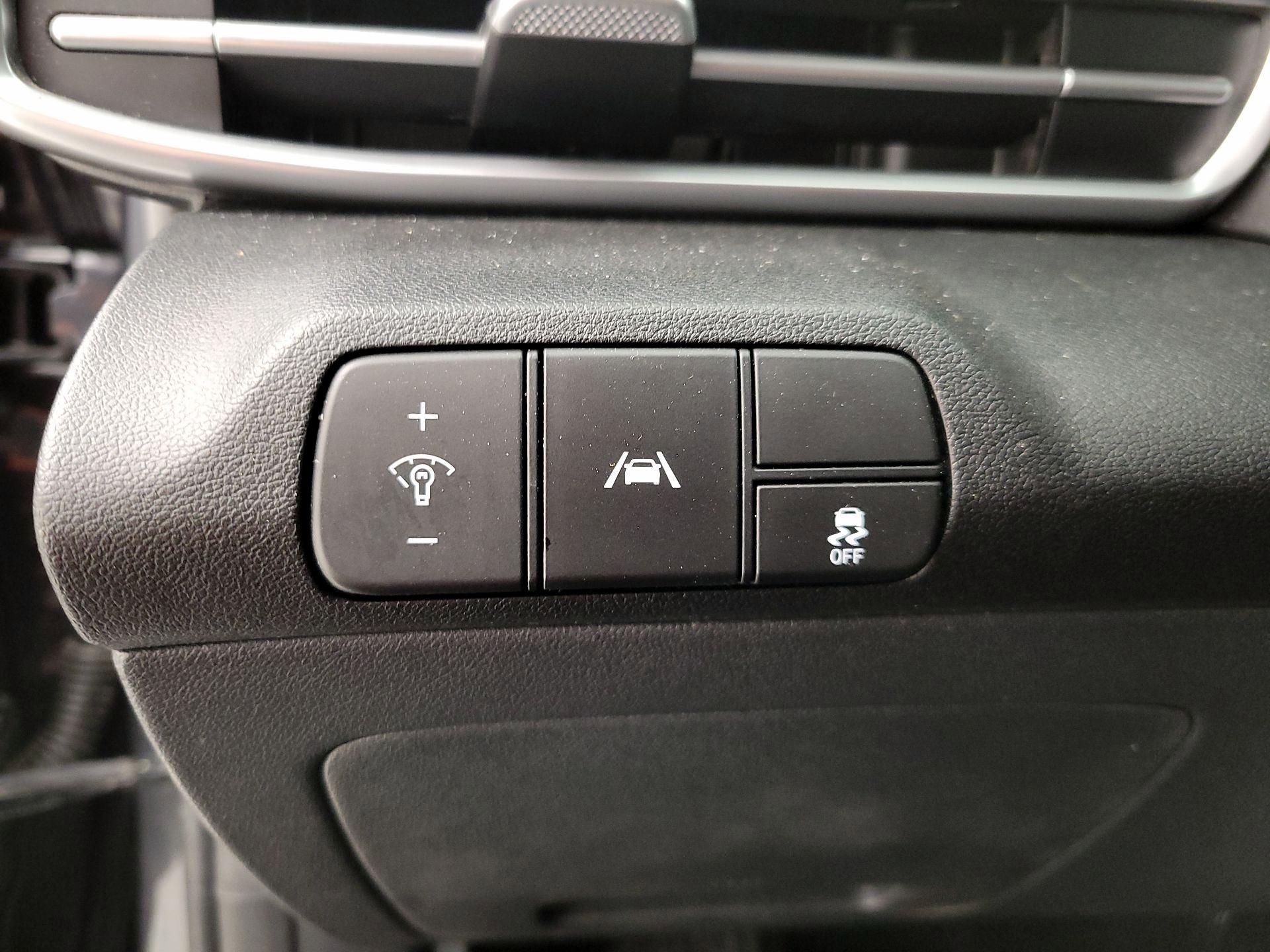 Thumbnail: 2021 Hyundai Elantra - 13