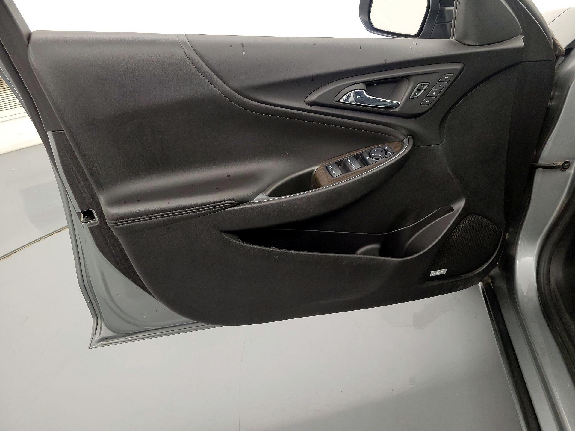 Thumbnail: 2023 Chevrolet Malibu - 12