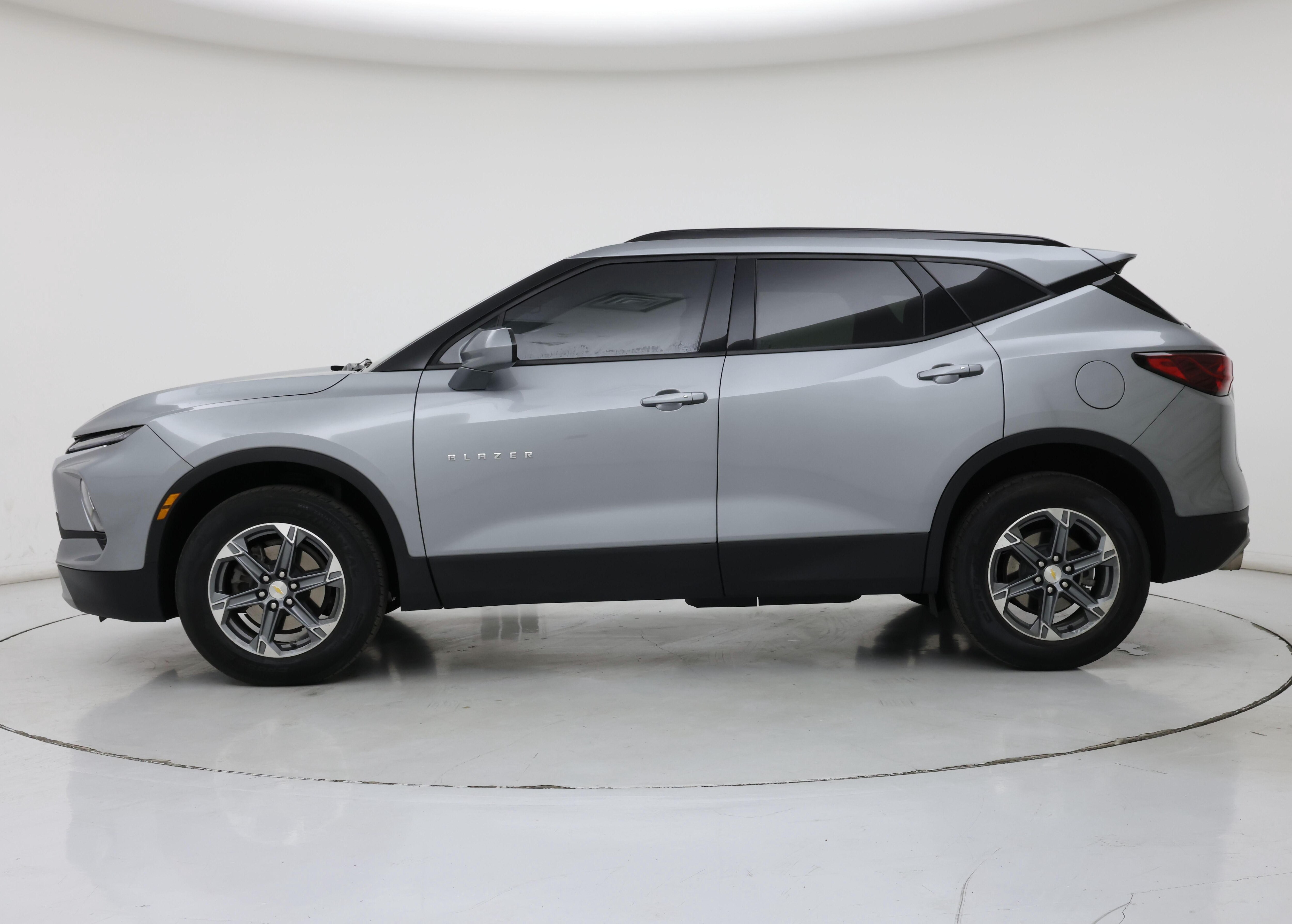 Thumbnail: 2023 Chevrolet Blazer - 3