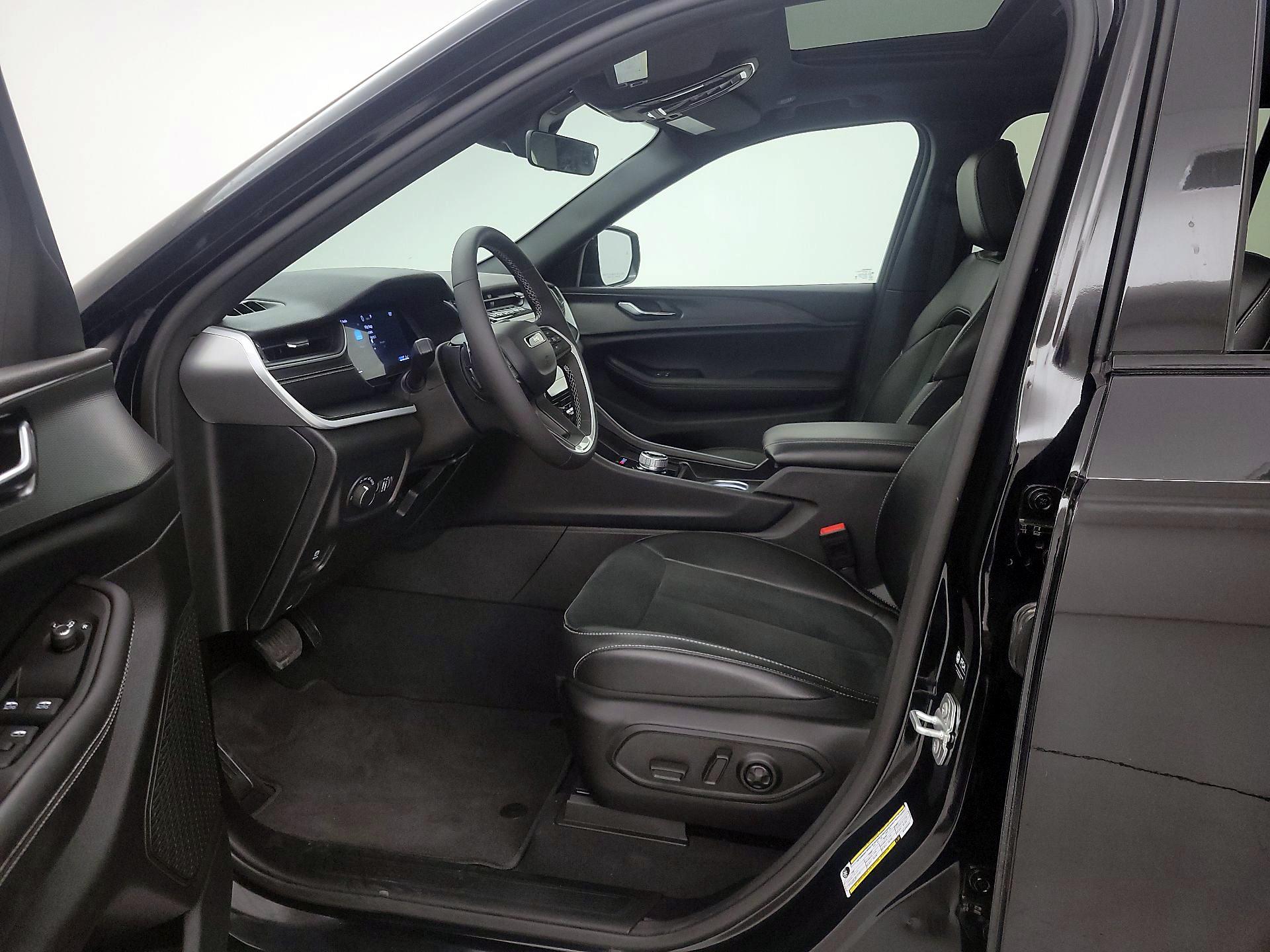 Thumbnail: 2025 Jeep Grand Cherokee - 11