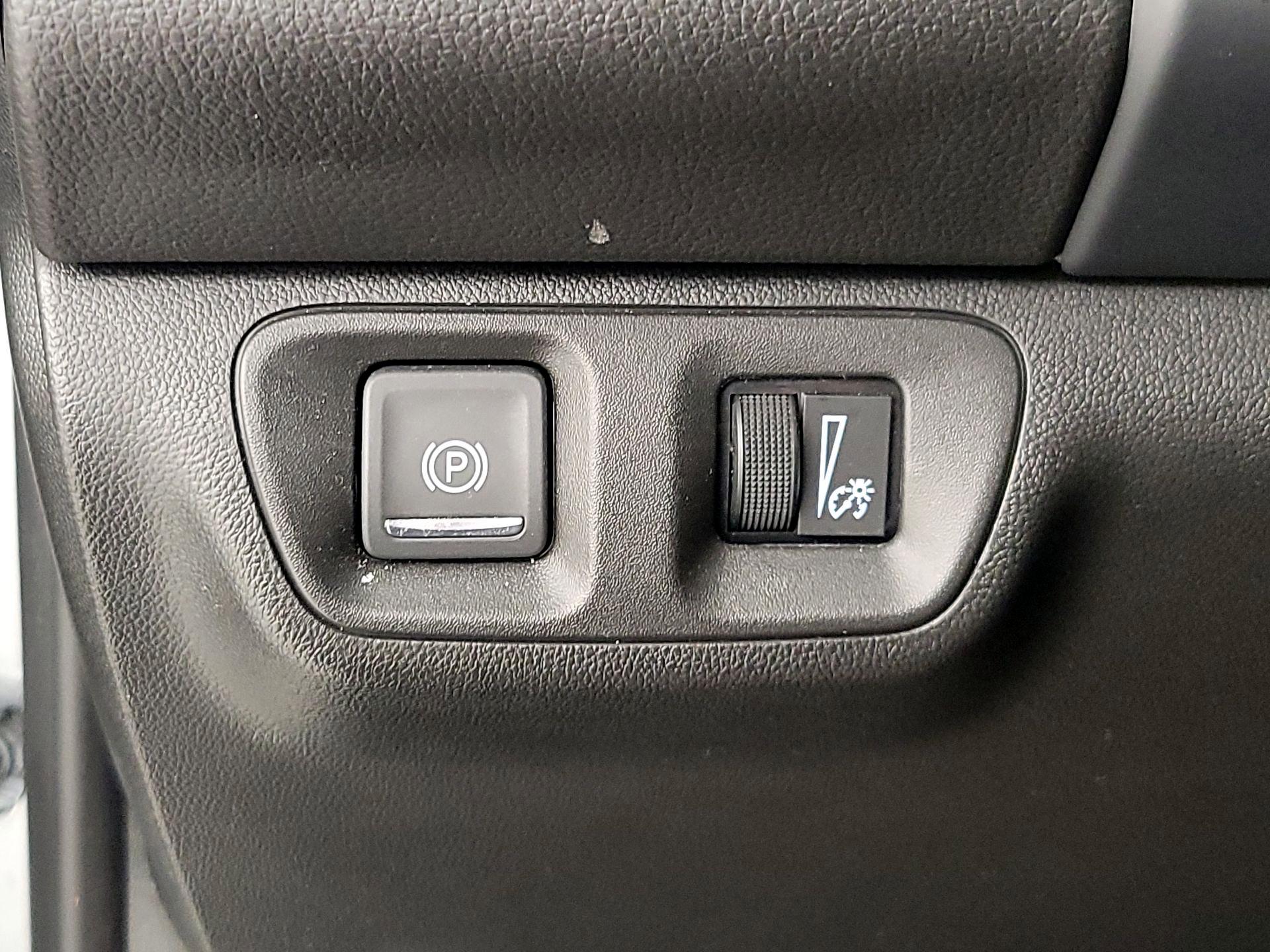 Thumbnail: 2023 GMC Acadia - 13