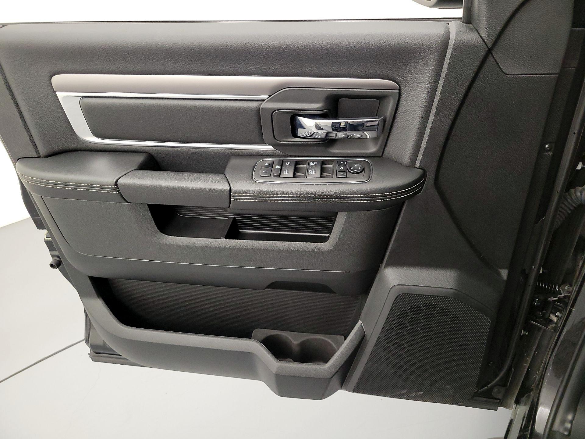 Thumbnail: 2023 RAM 1500 Classic - 12