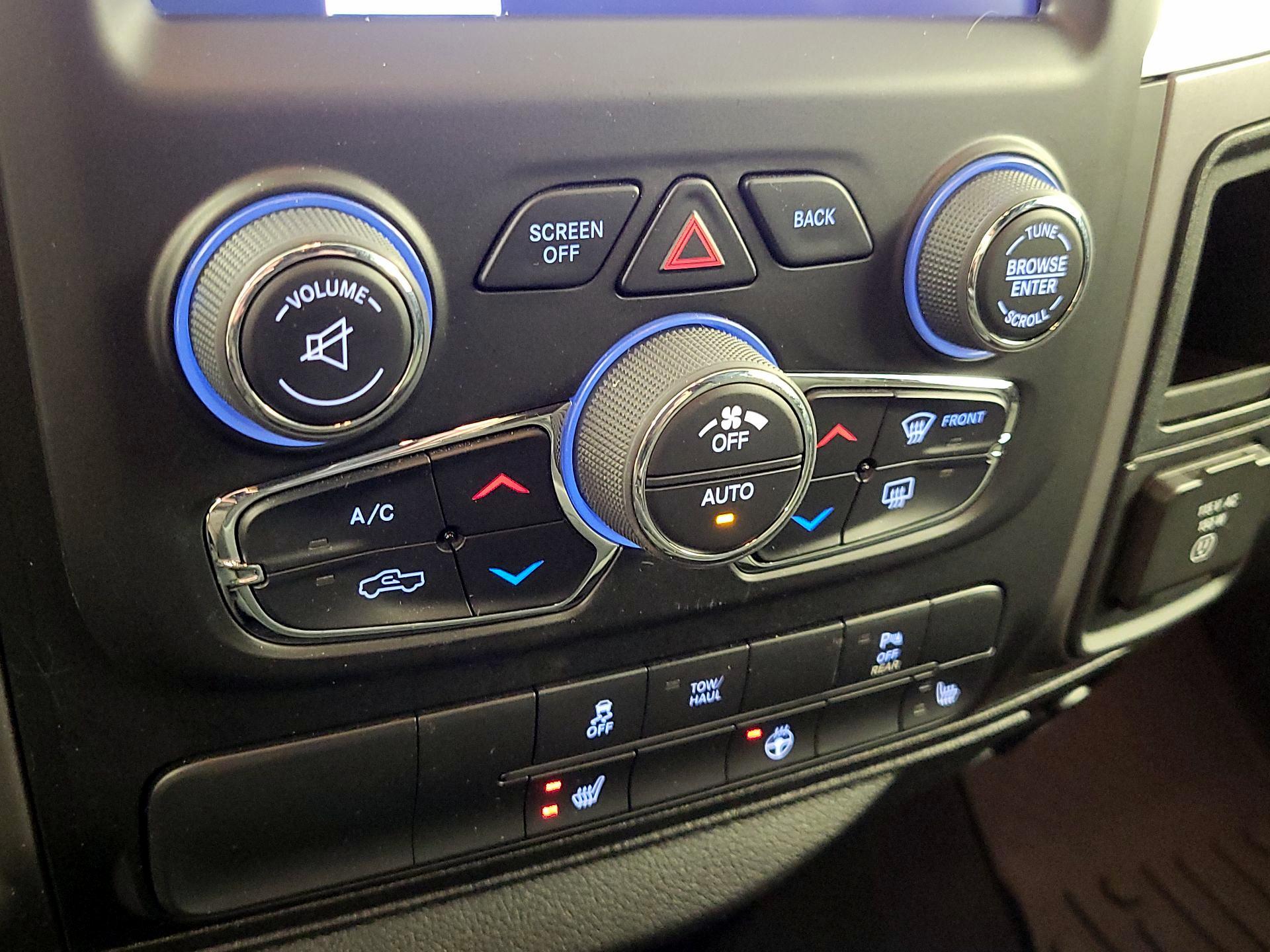 Thumbnail: 2023 RAM 1500 Classic - 16