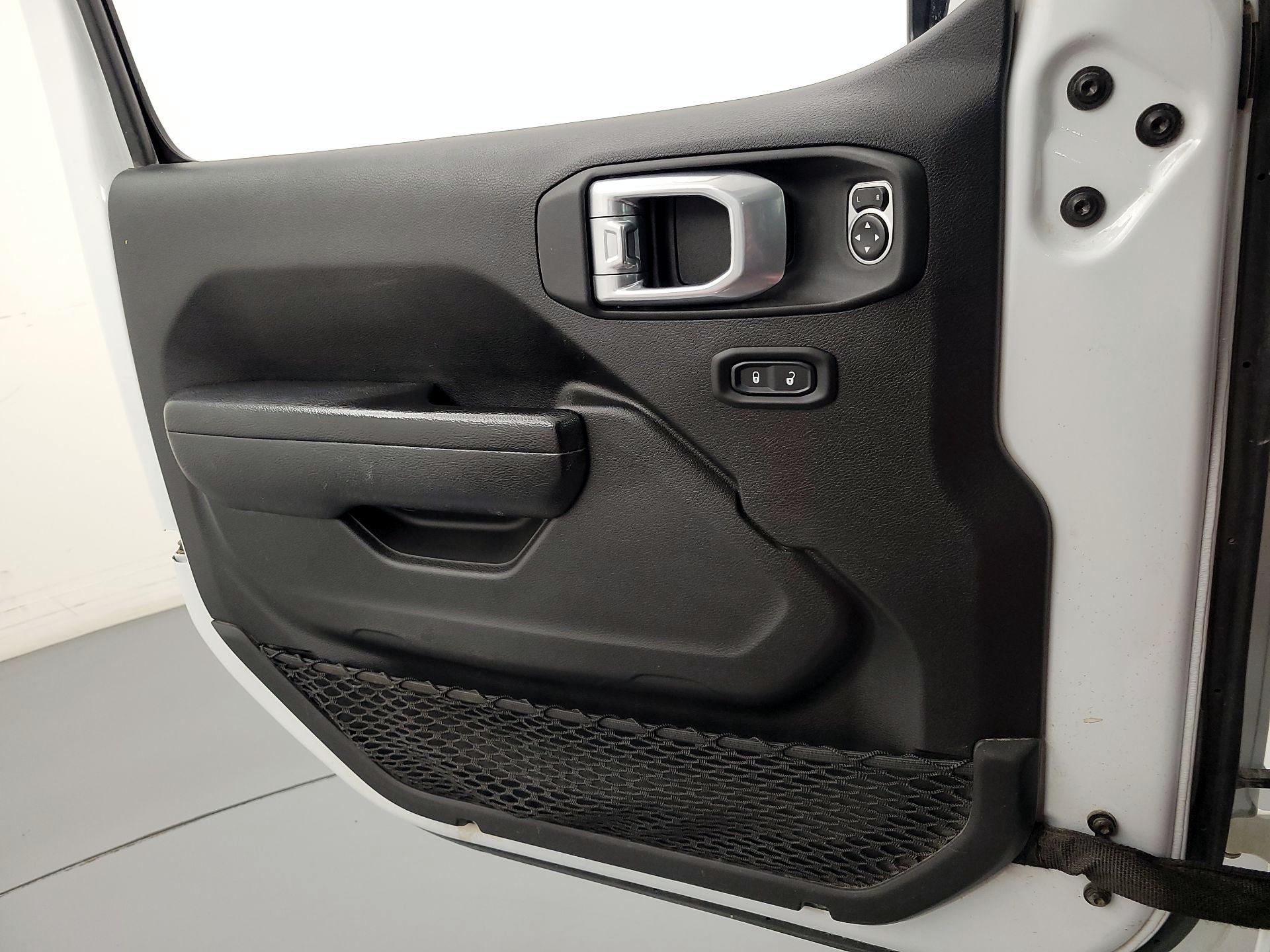 Thumbnail: 2023 Jeep Gladiator - 12