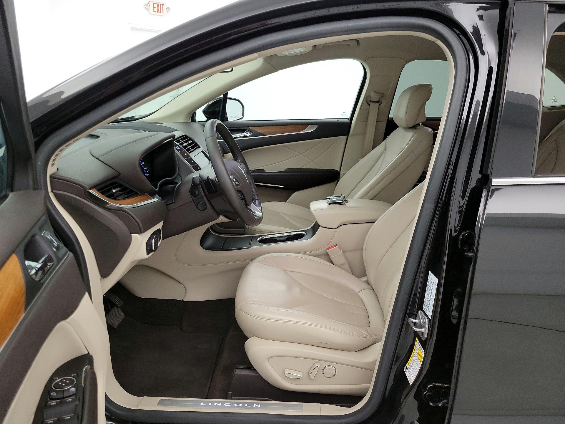 Thumbnail: 2019 Lincoln MKC - 11