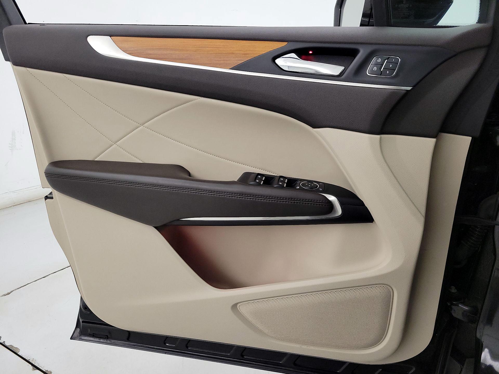 Thumbnail: 2019 Lincoln MKC - 12