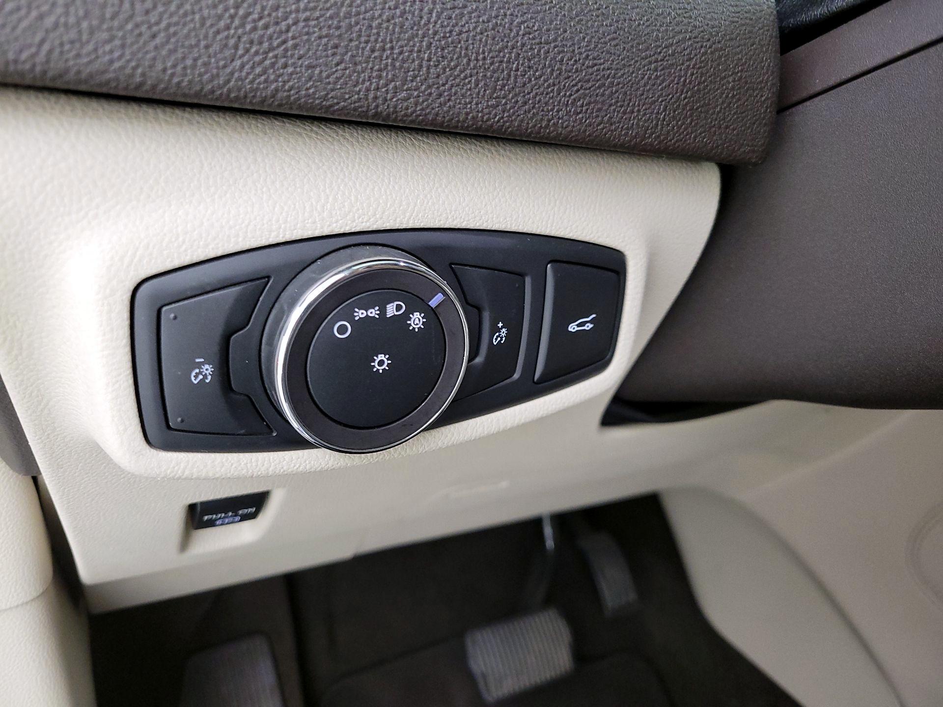 Thumbnail: 2019 Lincoln MKC - 13