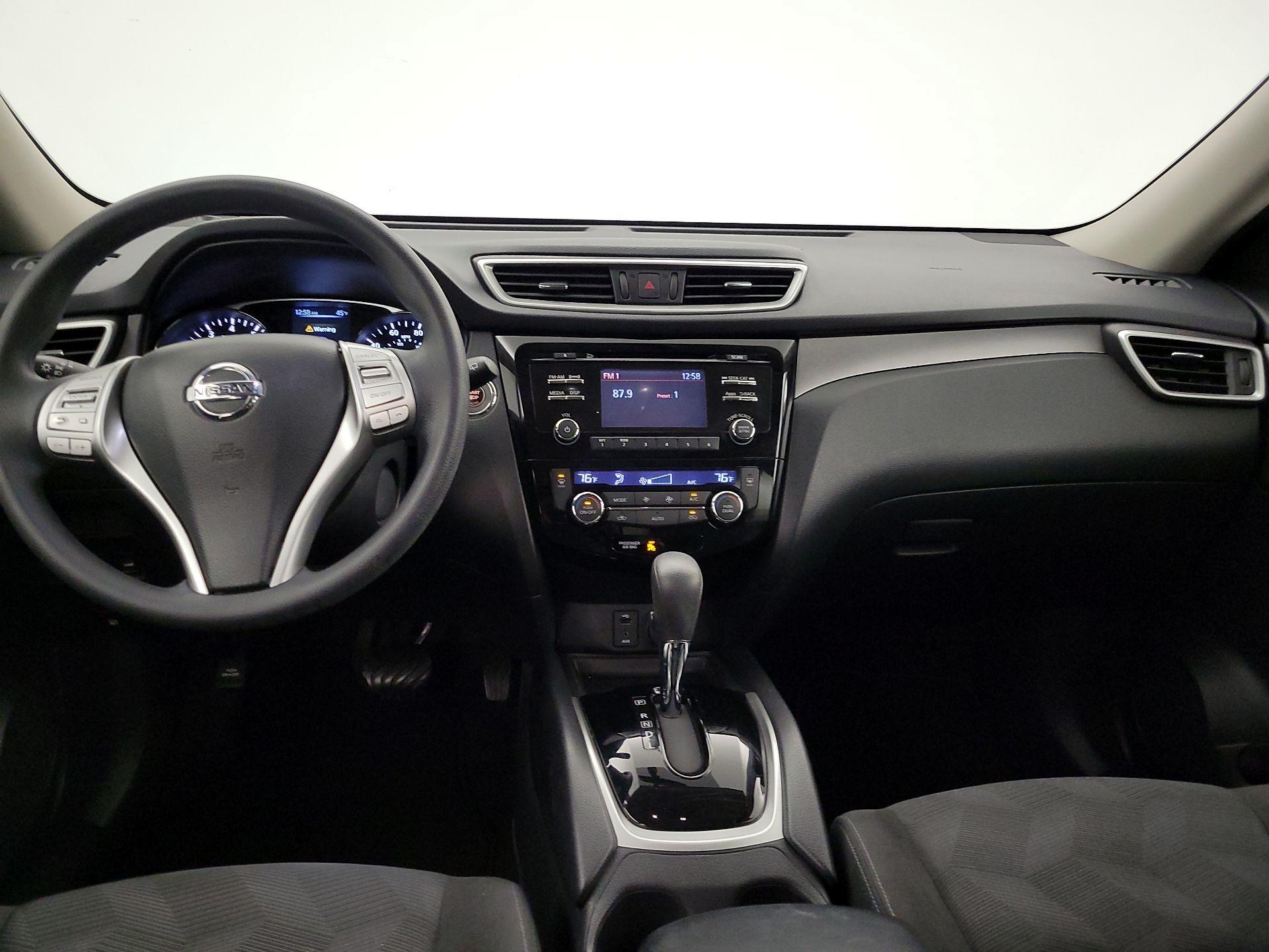 Thumbnail: 2016 Nissan Rogue - 9