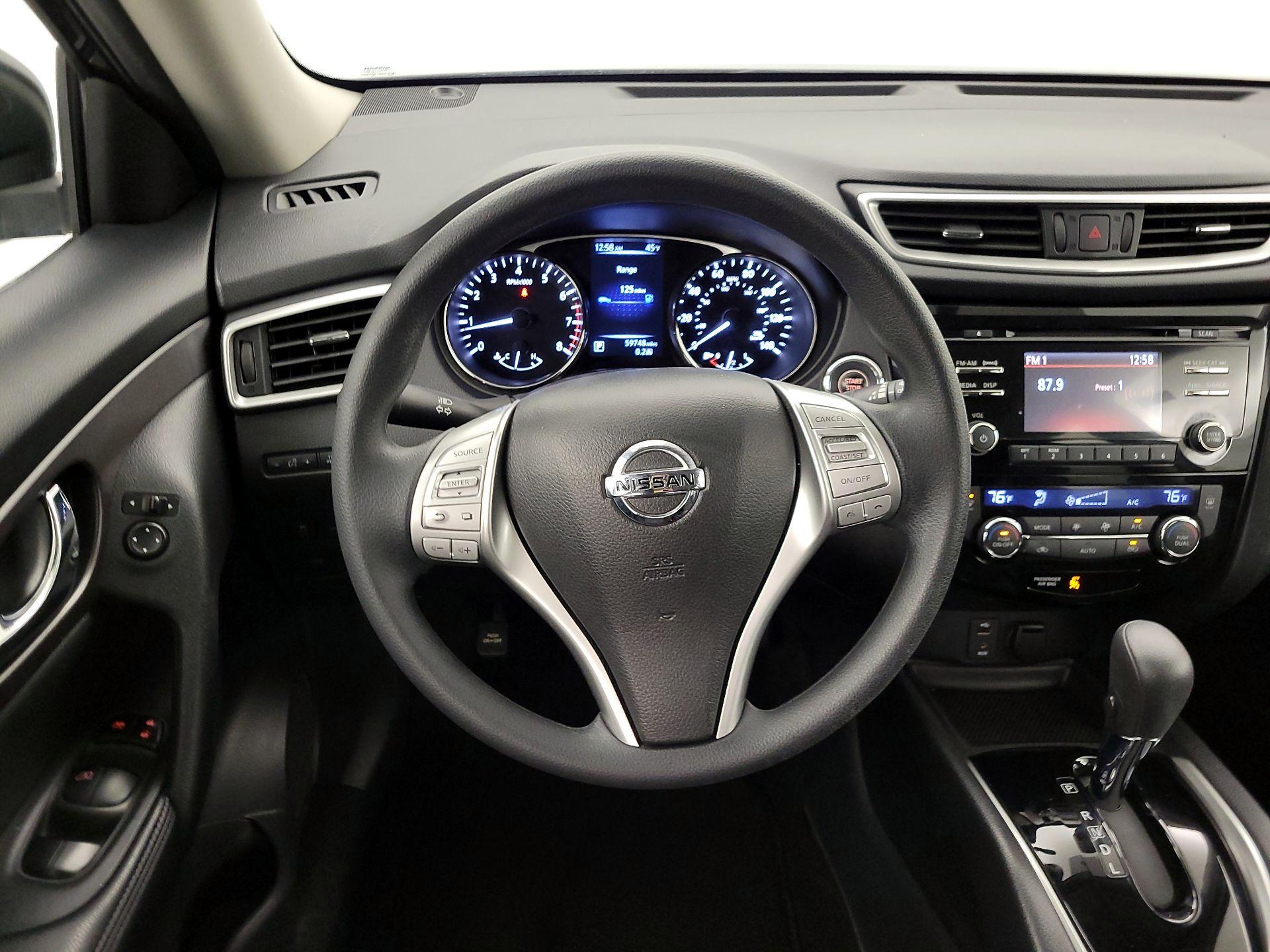 Thumbnail: 2016 Nissan Rogue - 10