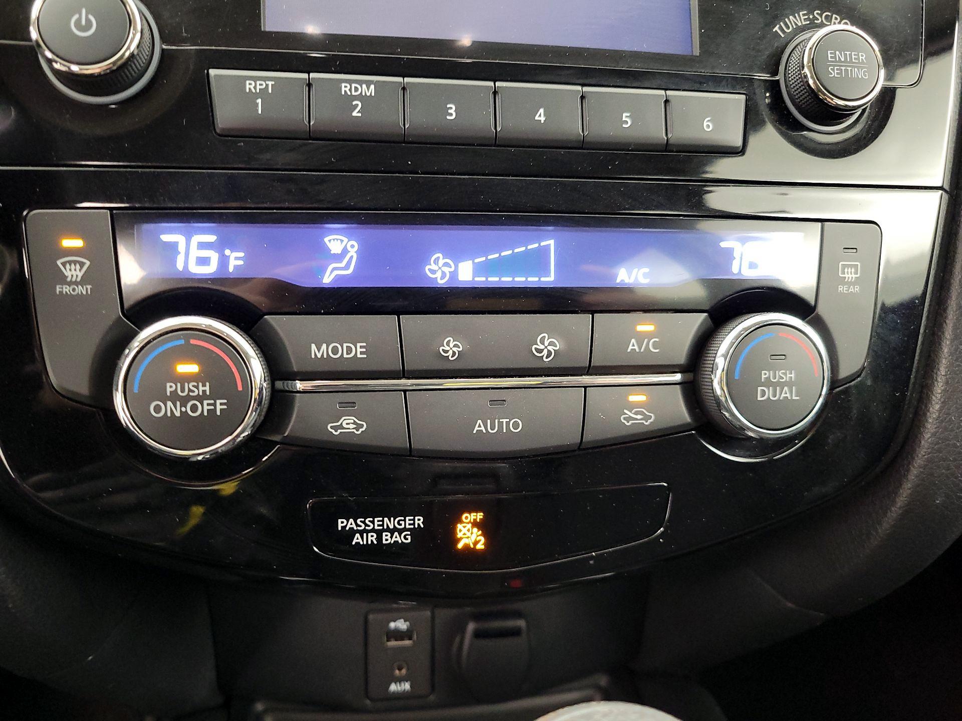 Thumbnail: 2016 Nissan Rogue - 16