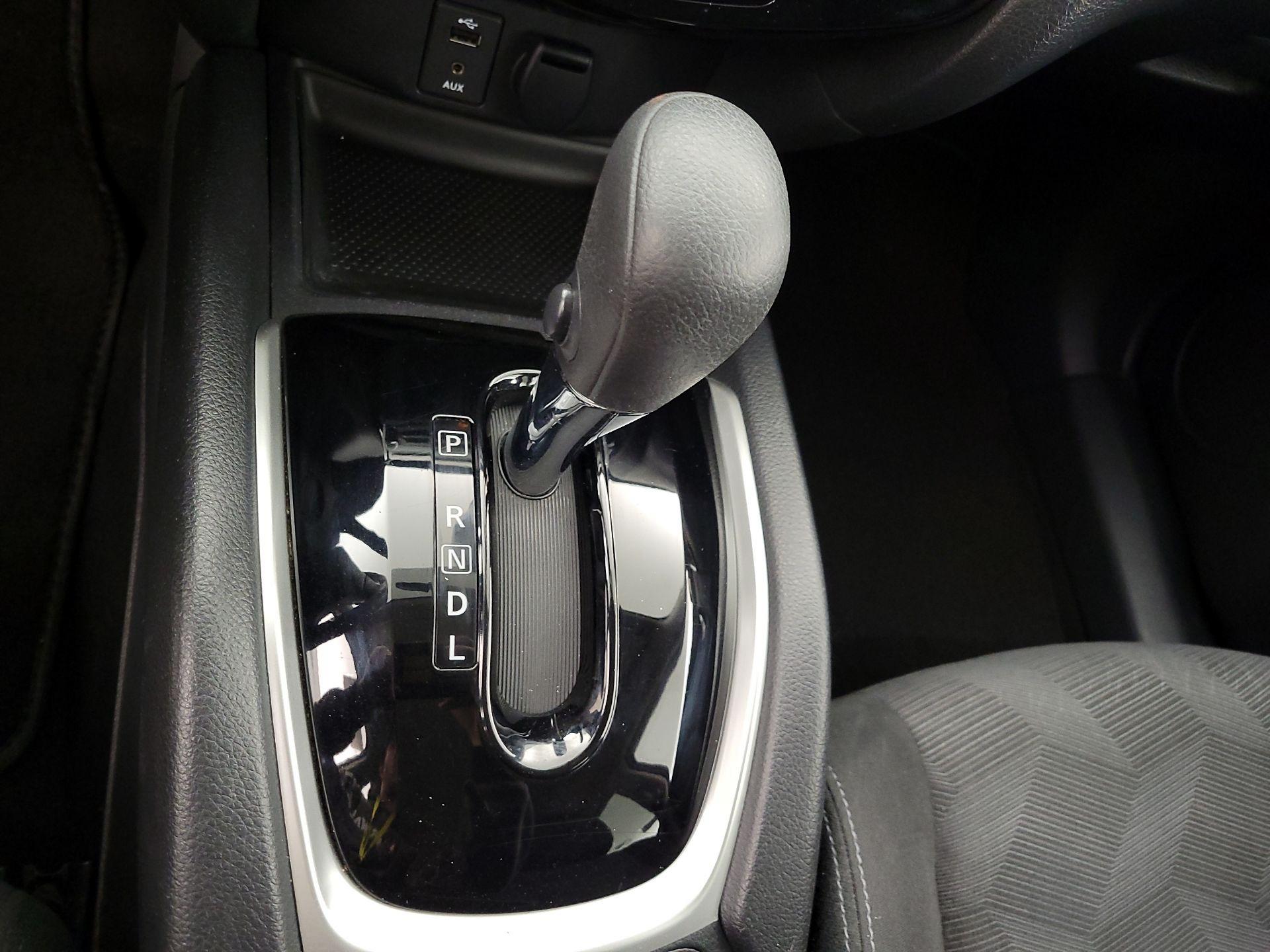 Thumbnail: 2016 Nissan Rogue - 17