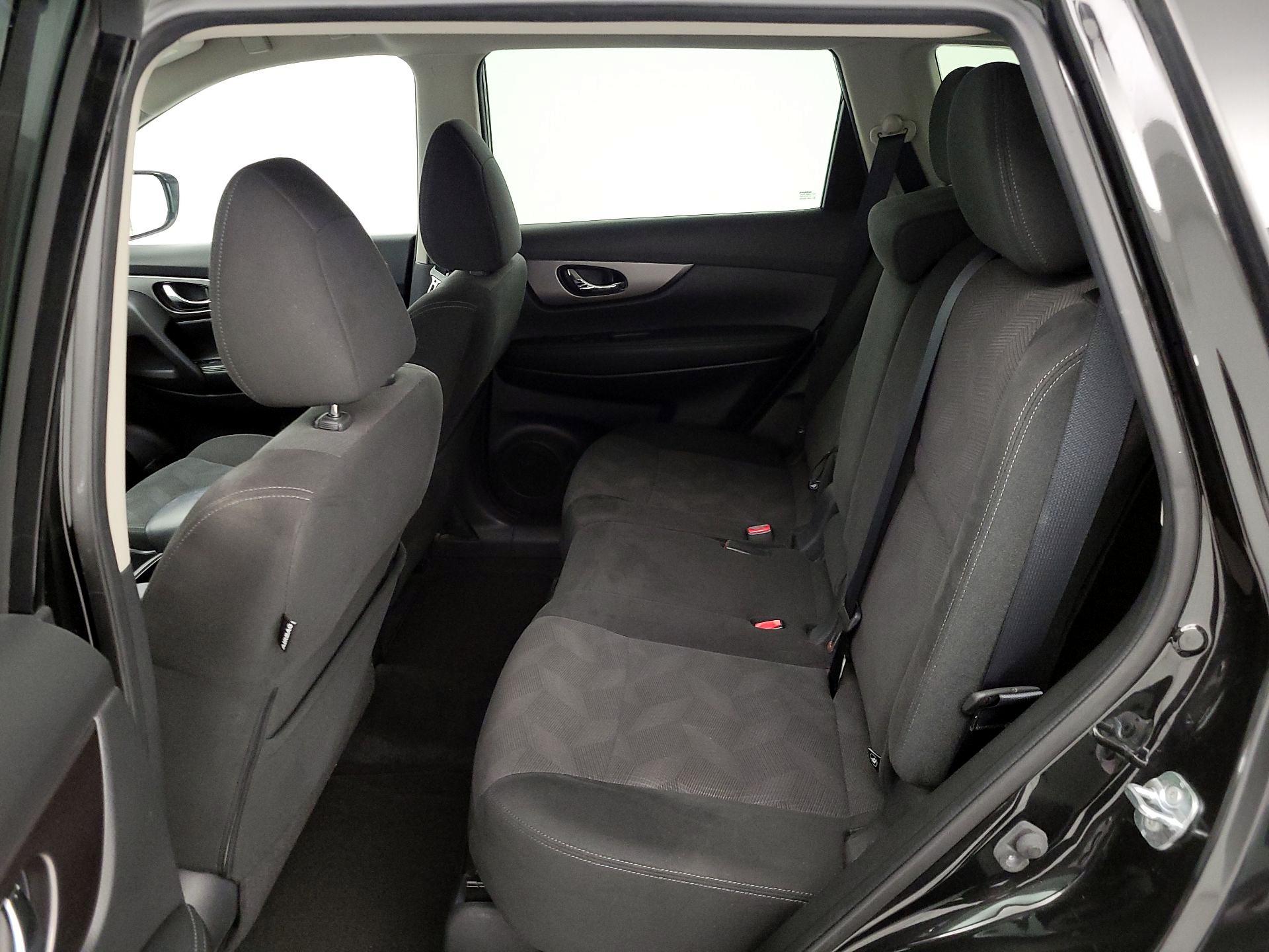 Thumbnail: 2016 Nissan Rogue - 19