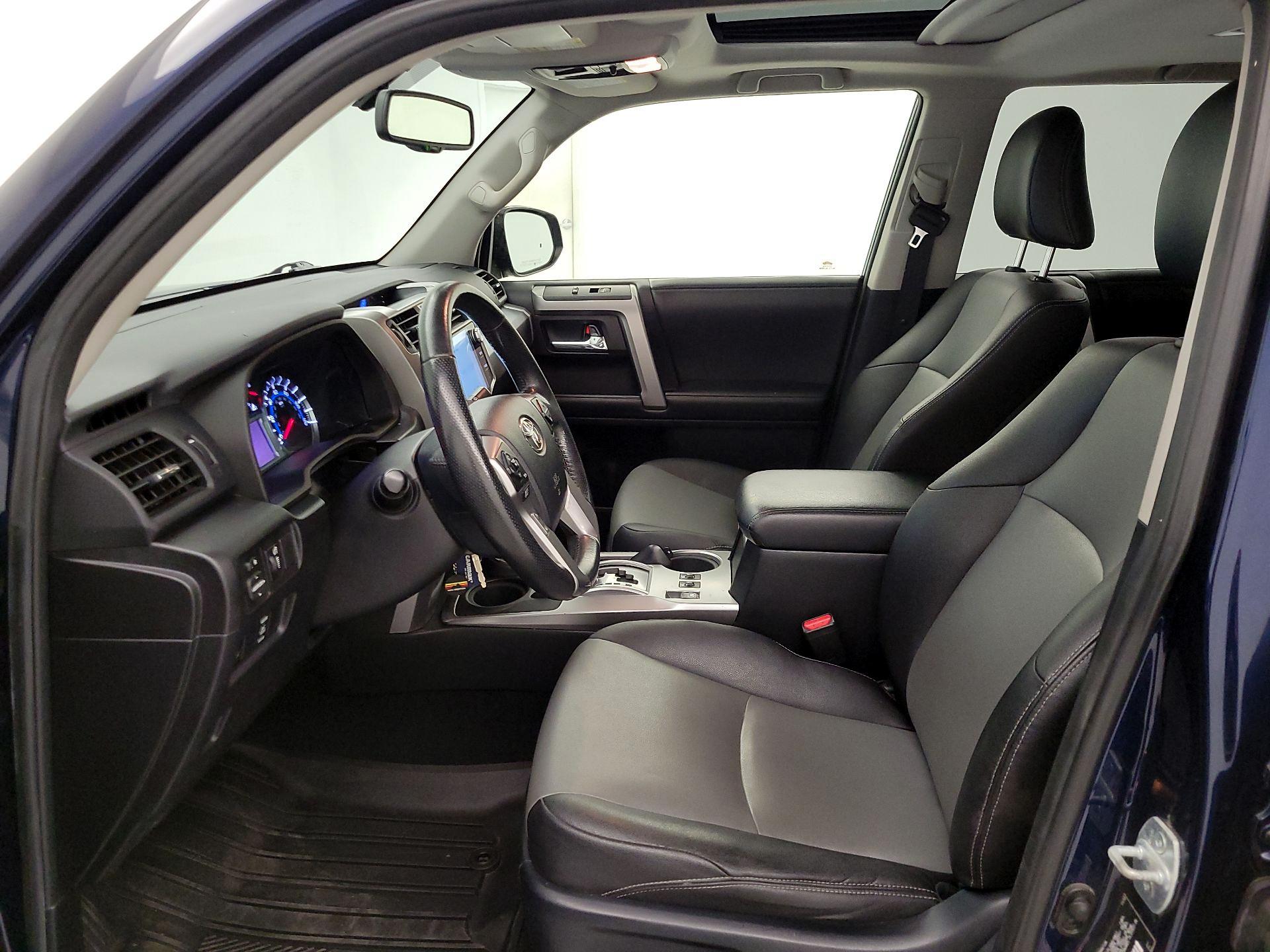 Thumbnail: 2014 Toyota 4Runner - 11