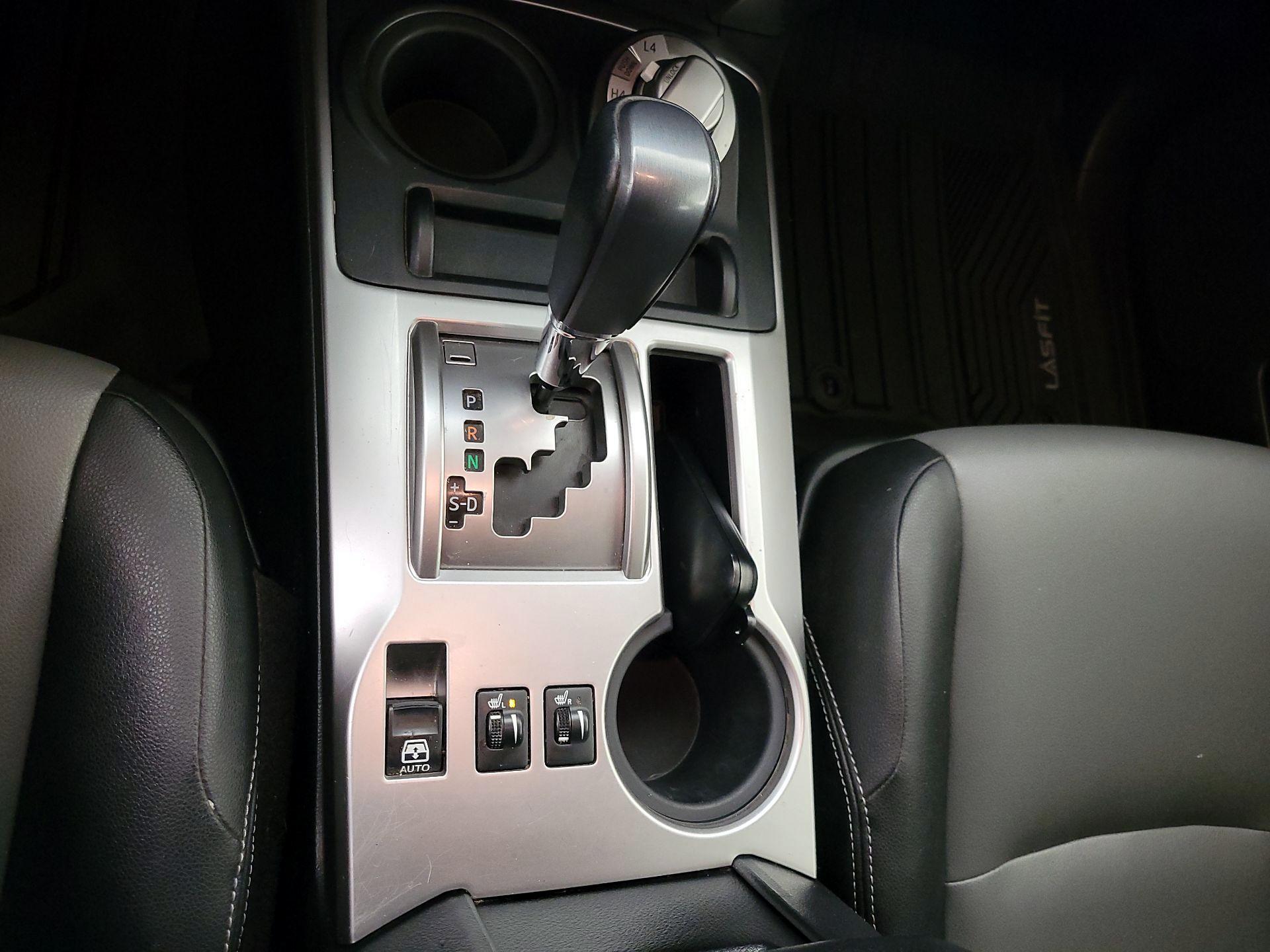 Thumbnail: 2014 Toyota 4Runner - 17