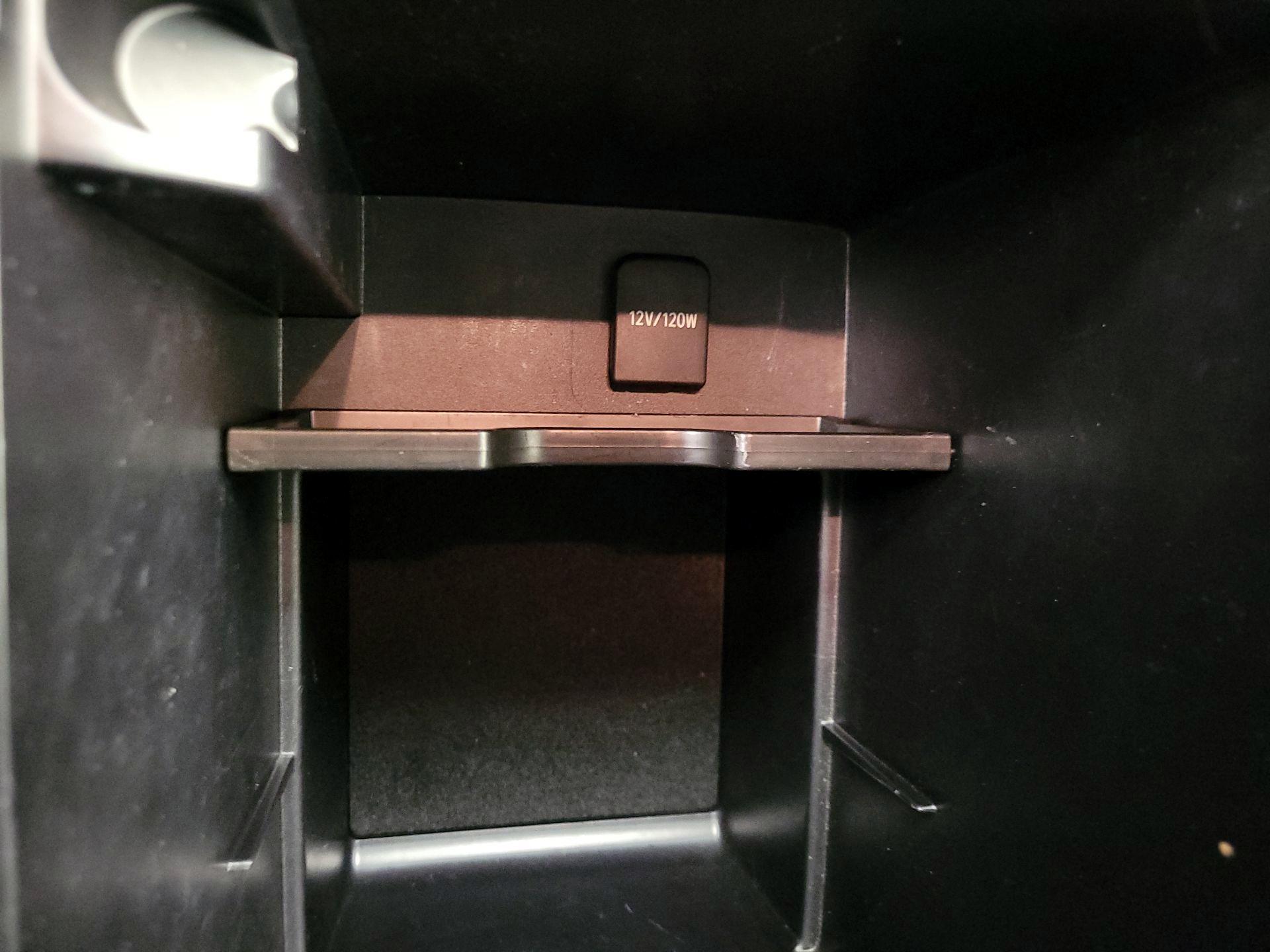 Thumbnail: 2014 Toyota 4Runner - 18