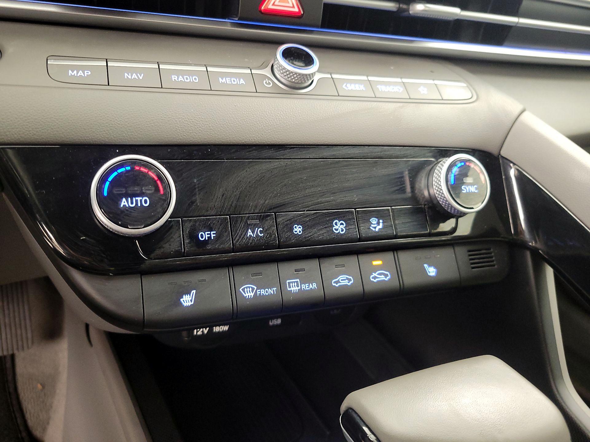 Thumbnail: 2025 Hyundai Elantra - 17