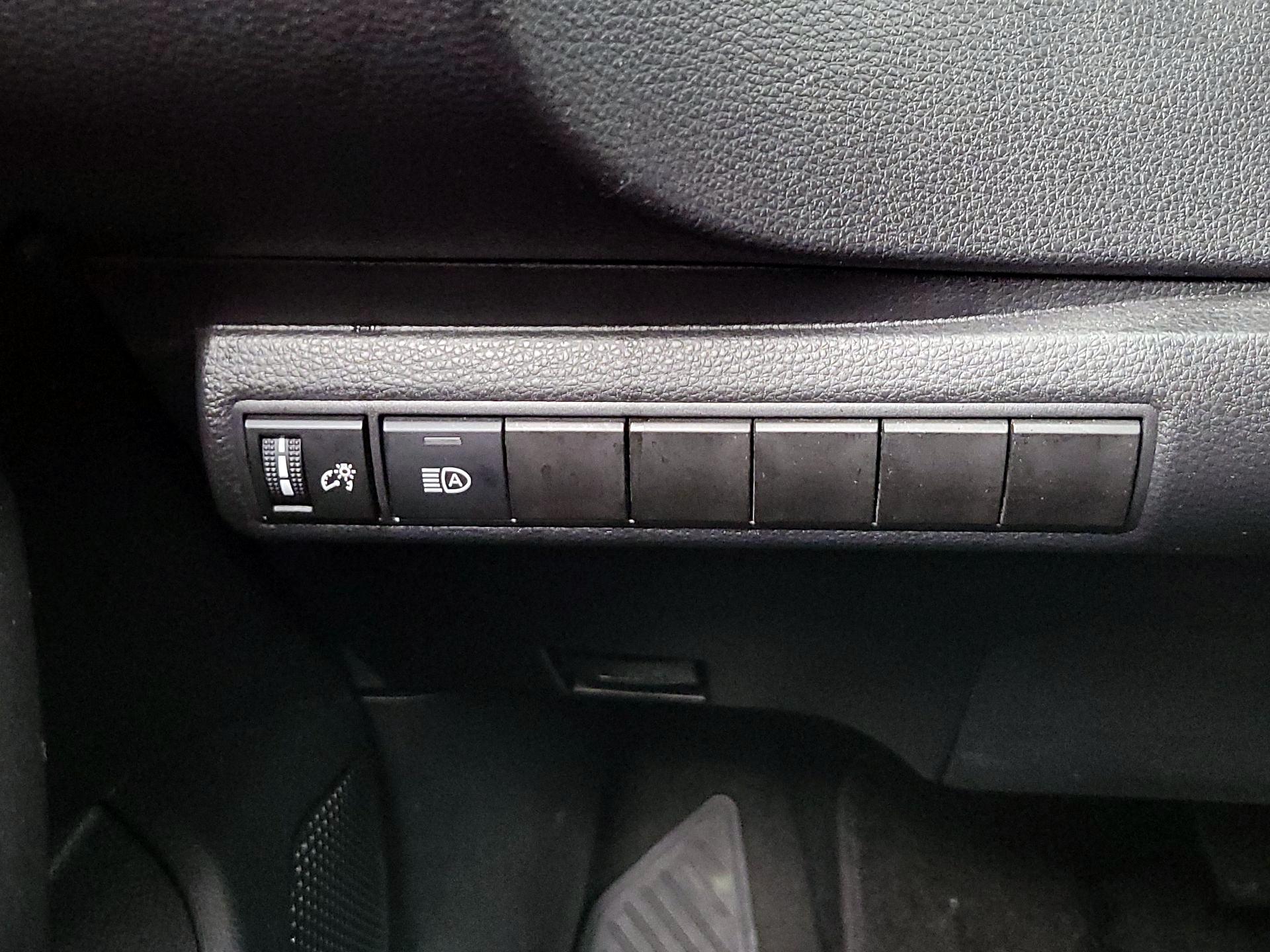 Thumbnail: 2025 Toyota Corolla - 13