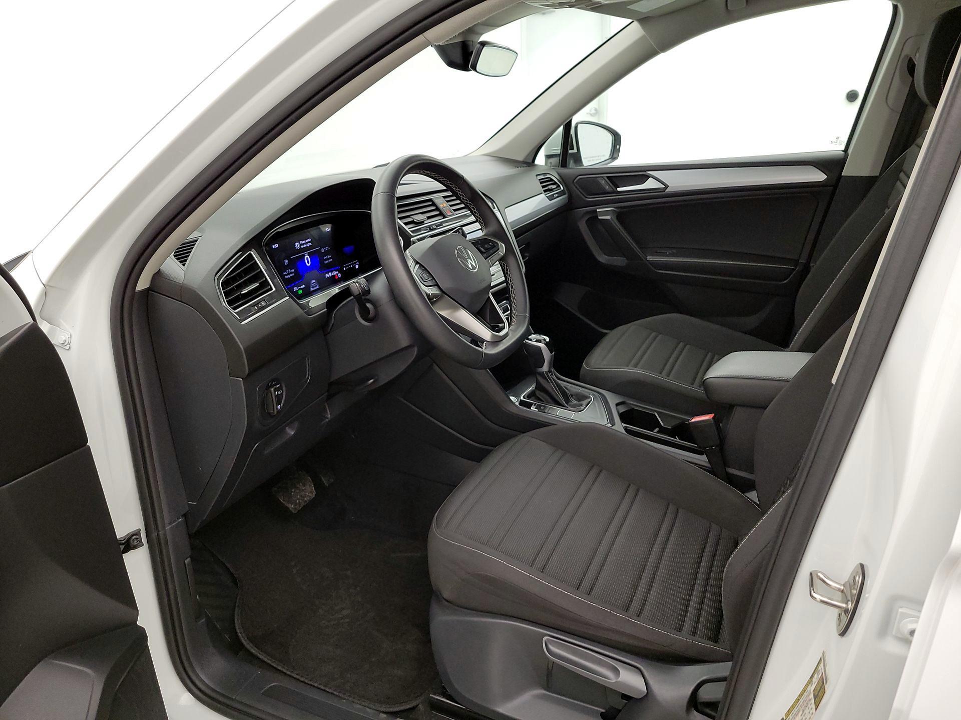 Thumbnail: 2024 Volkswagen Tiguan - 11