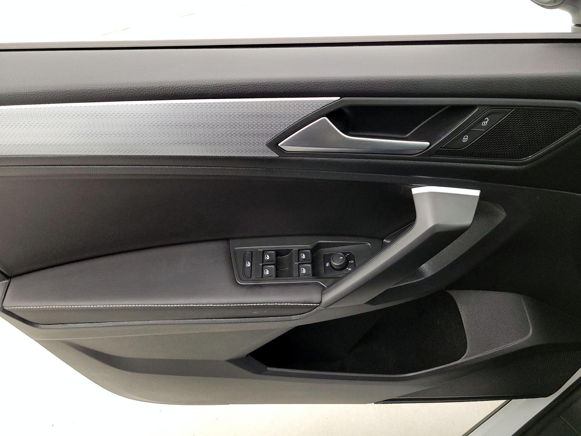 Thumbnail: 2024 Volkswagen Tiguan - 12