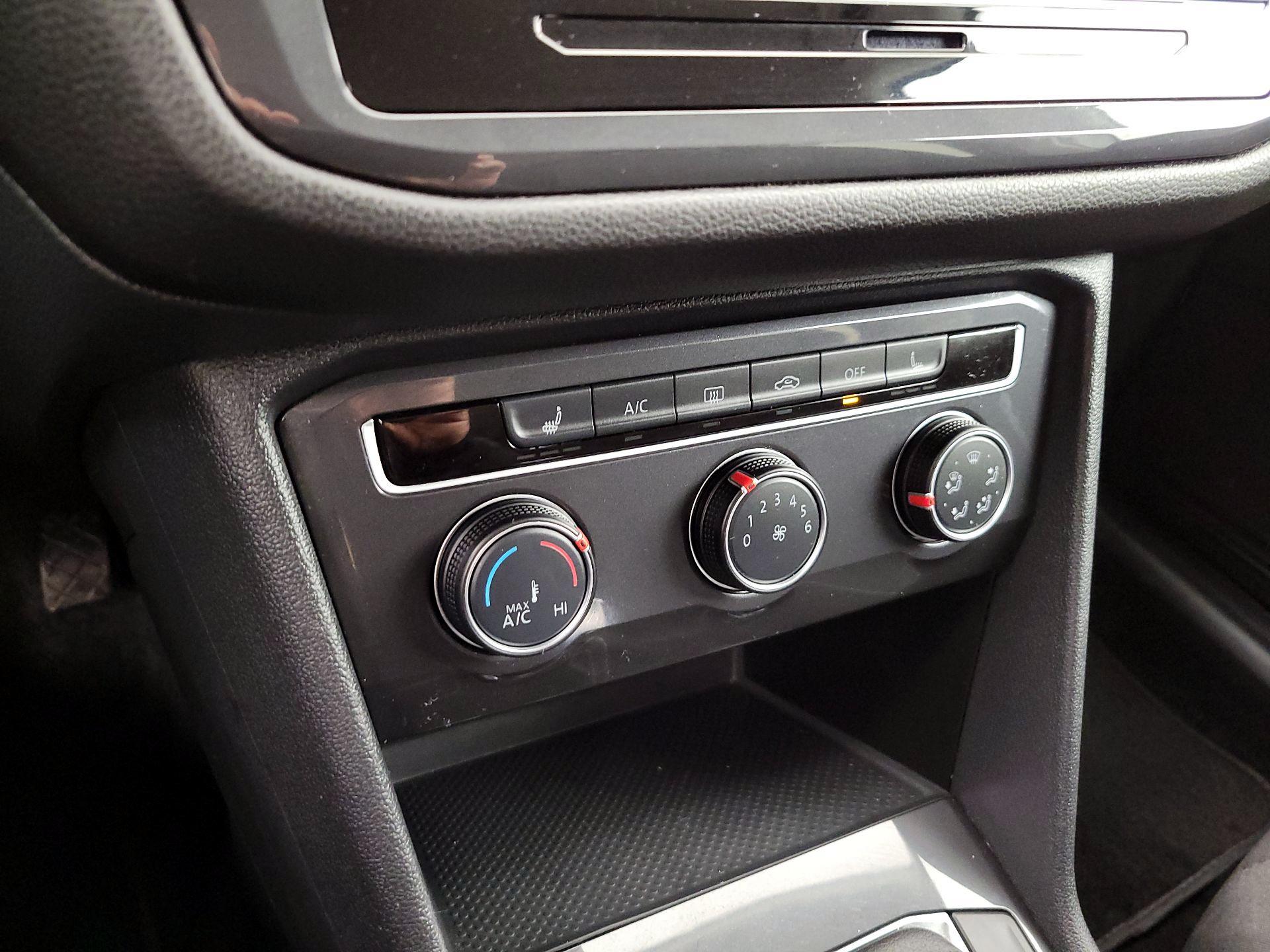 Thumbnail: 2024 Volkswagen Tiguan - 16