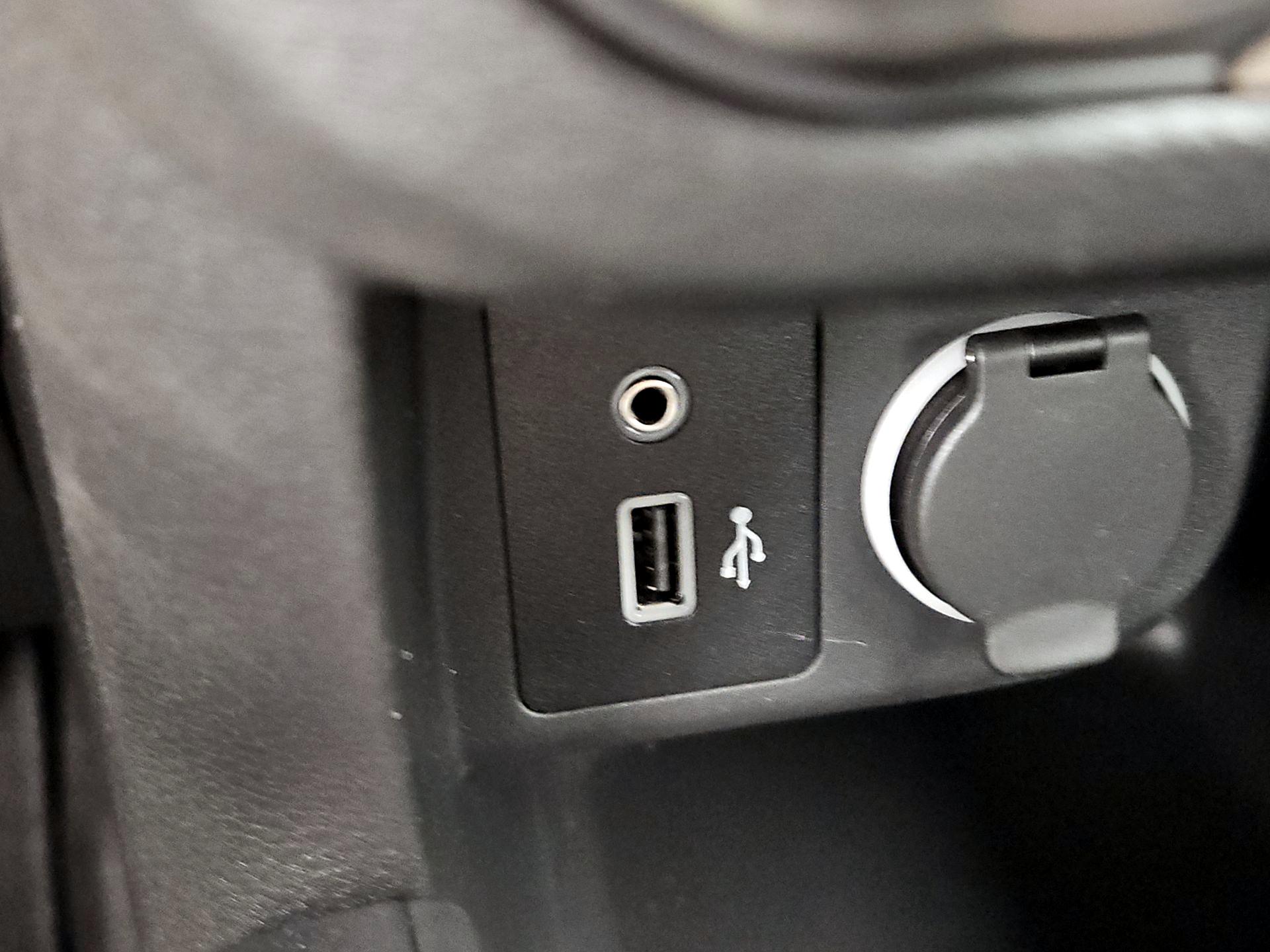 Thumbnail: 2025 Nissan Kicks - 18