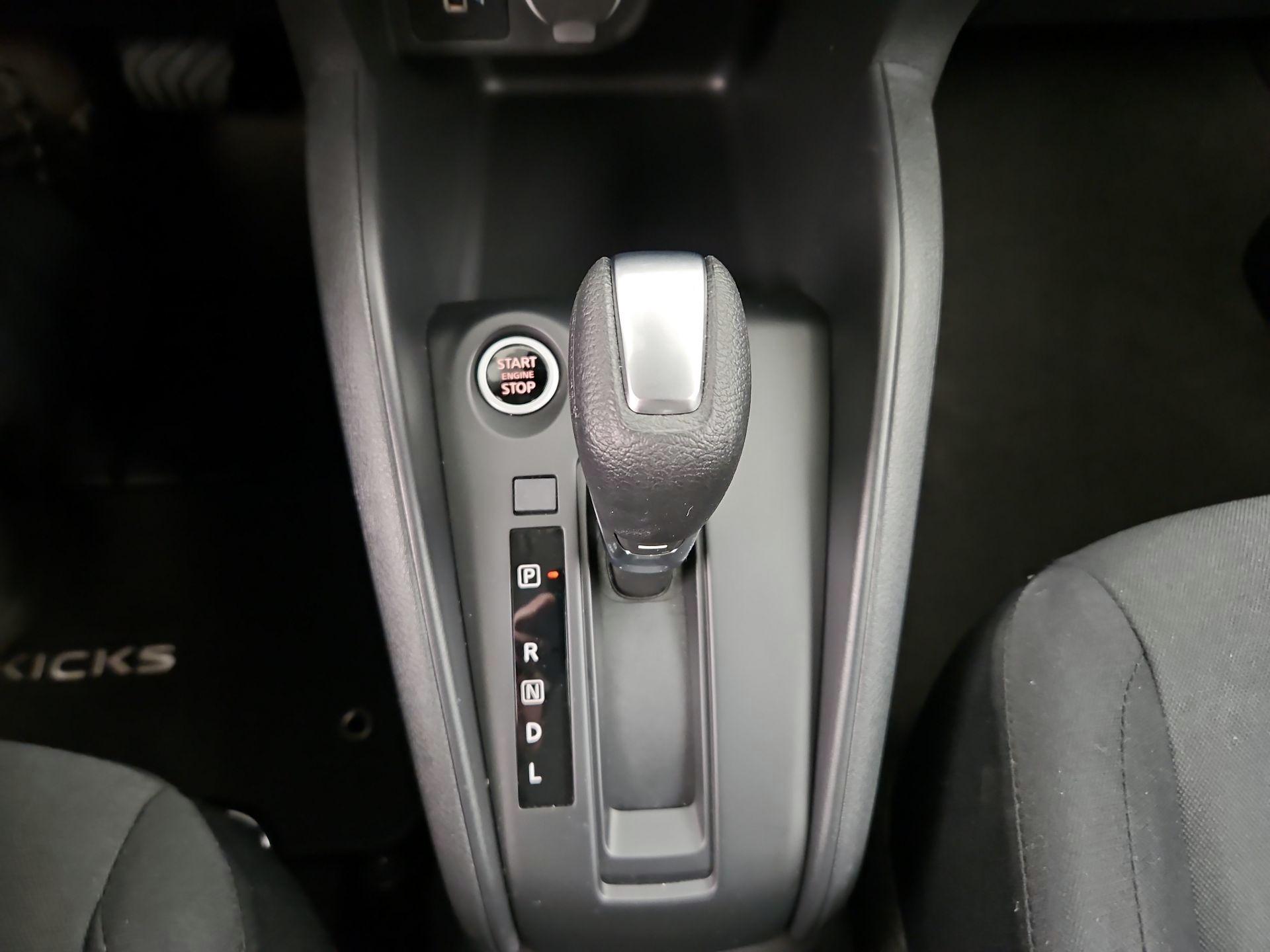 Thumbnail: 2025 Nissan Kicks - 17