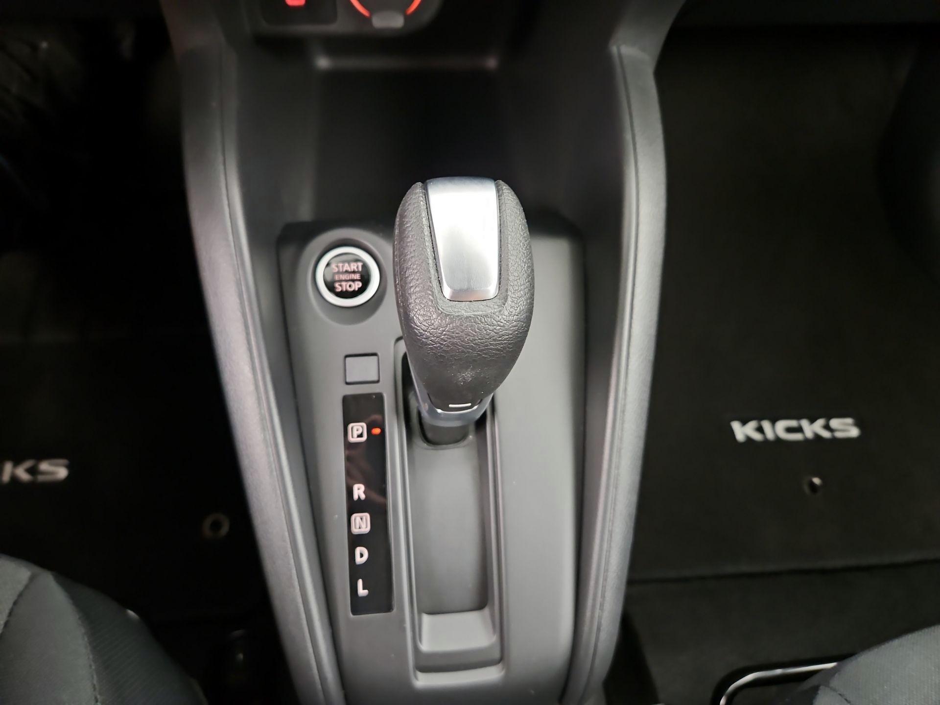 Thumbnail: 2025 Nissan Kicks - 17