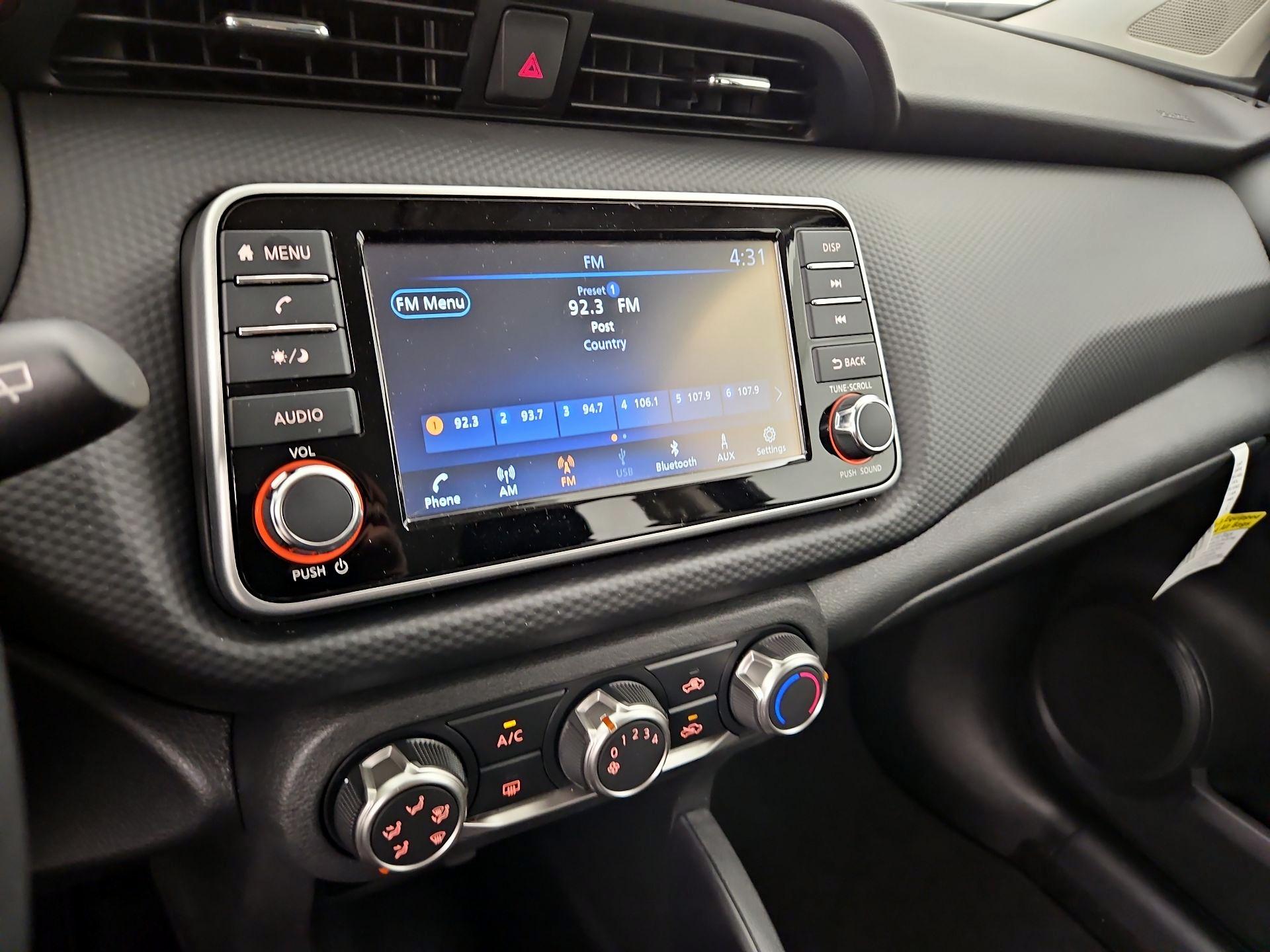 Thumbnail: 2025 Nissan Kicks - 15