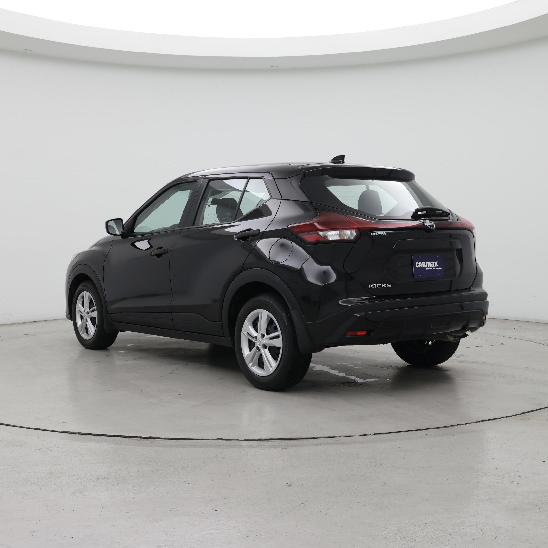 Thumbnail: 2025 Nissan Kicks - 2