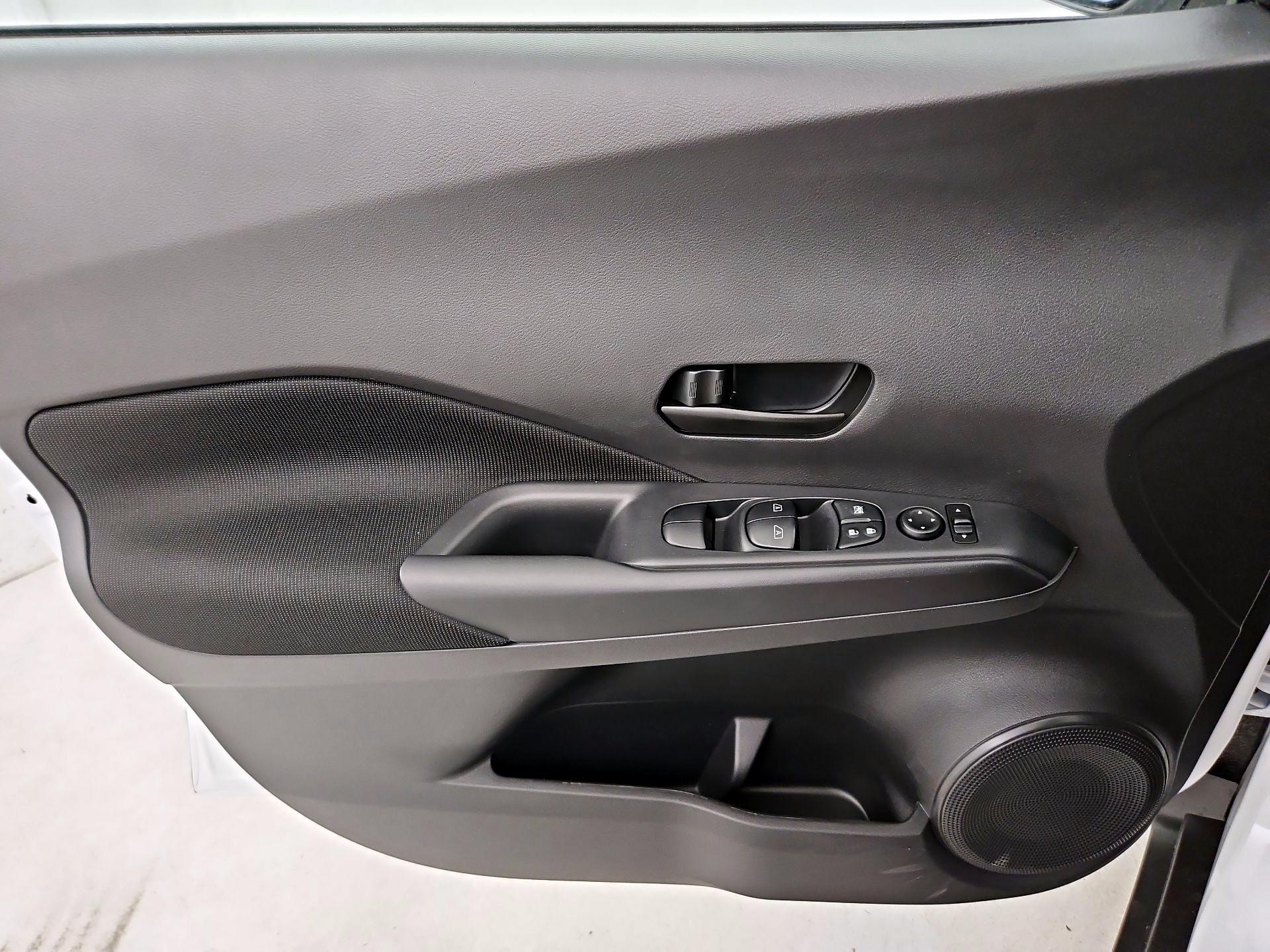 Thumbnail: 2025 Nissan Kicks - 12