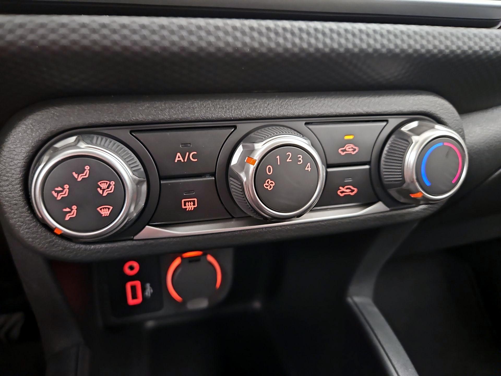 Thumbnail: 2025 Nissan Kicks - 16