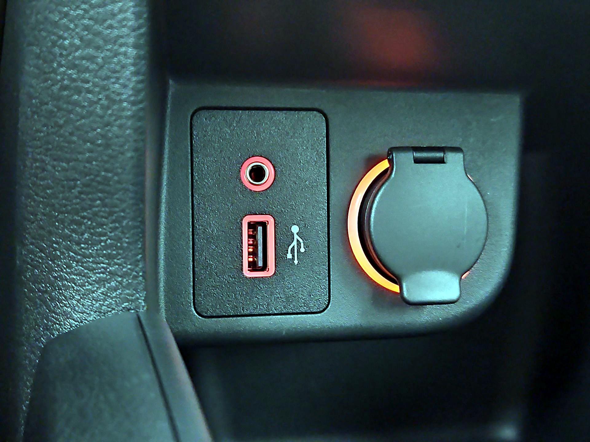 Thumbnail: 2025 Nissan Kicks - 18