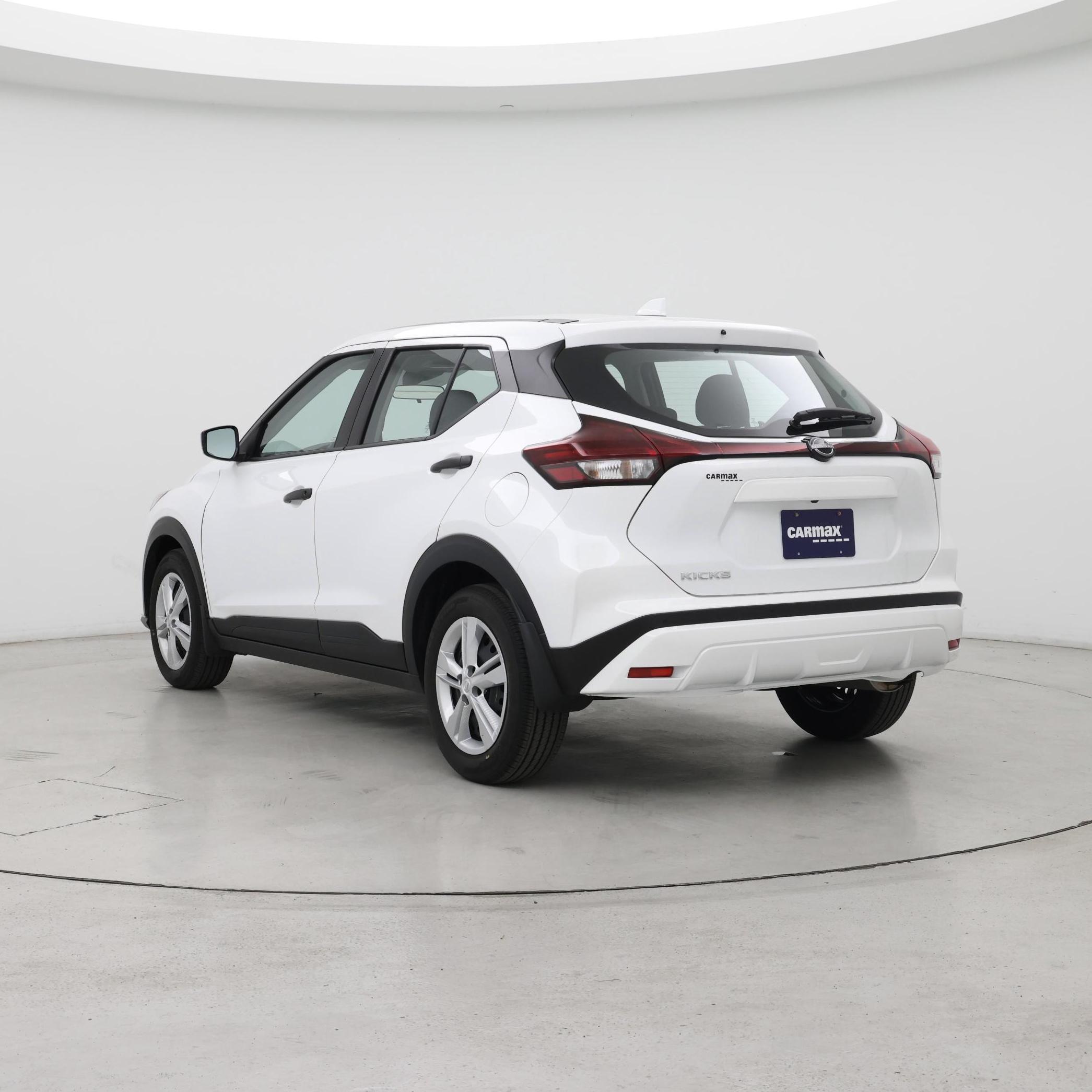 Thumbnail: 2025 Nissan Kicks - 2