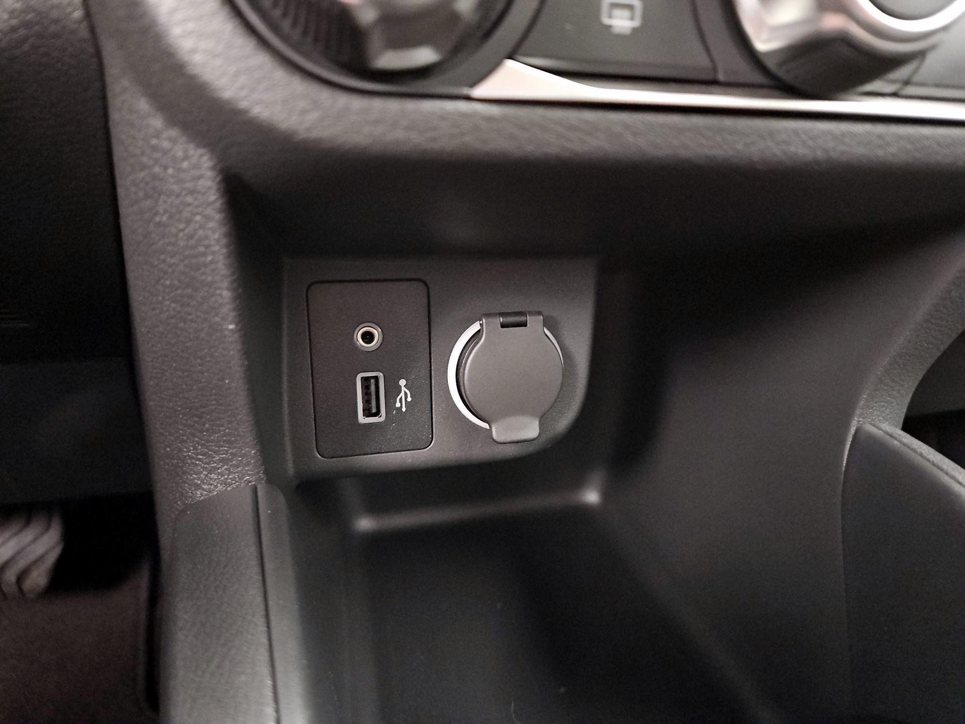 Thumbnail: 2025 Nissan Kicks - 18