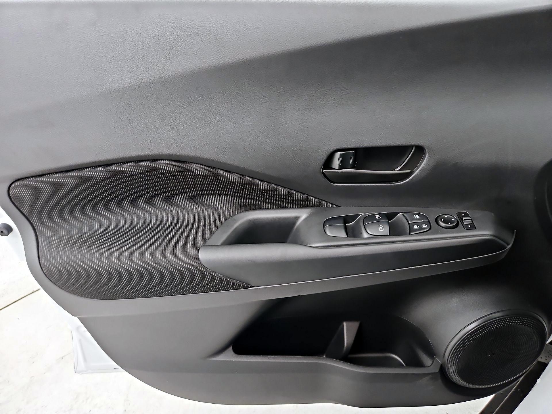 Thumbnail: 2025 Nissan Kicks - 12