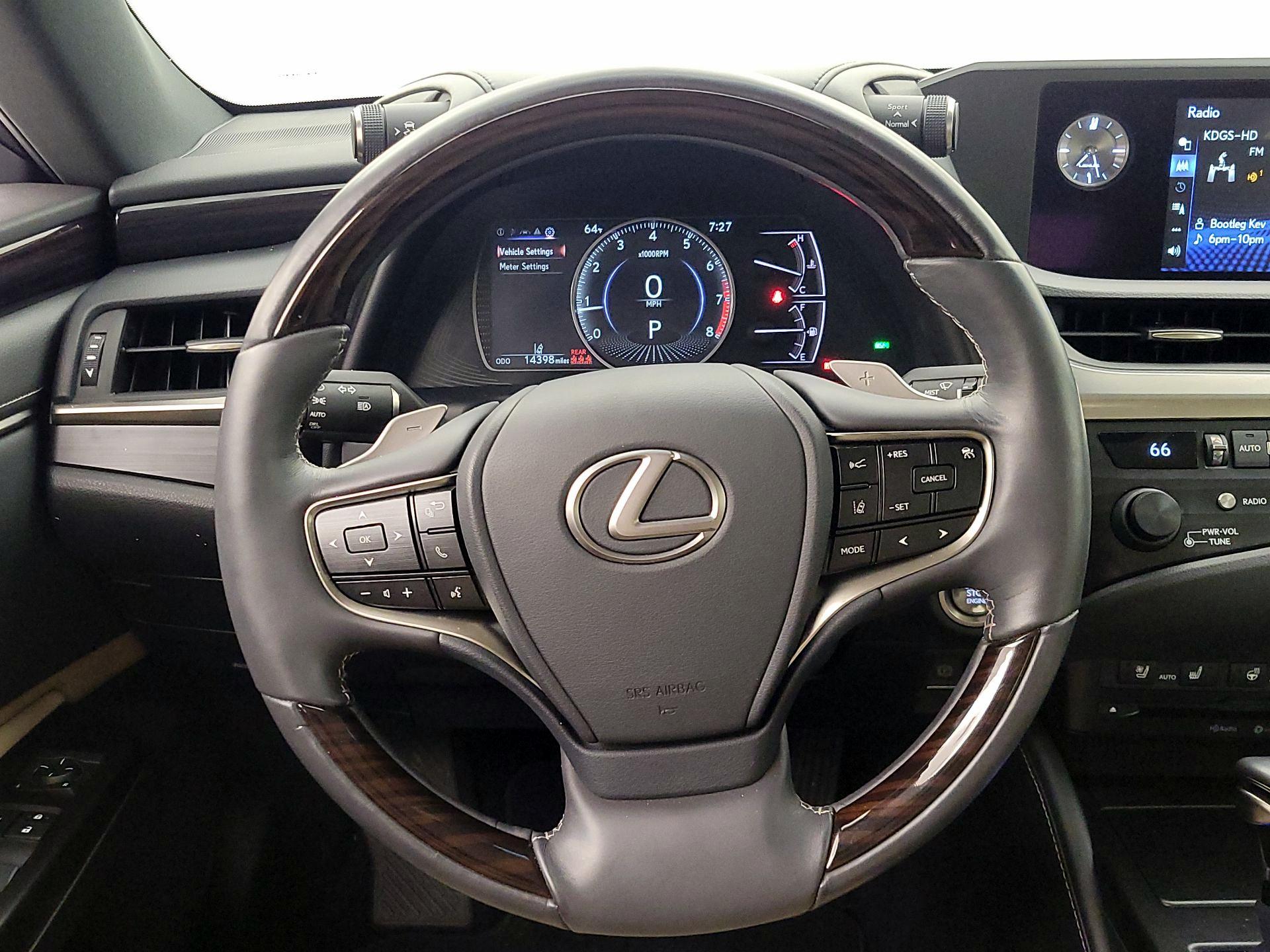 Thumbnail: 2019 Lexus ES - 10